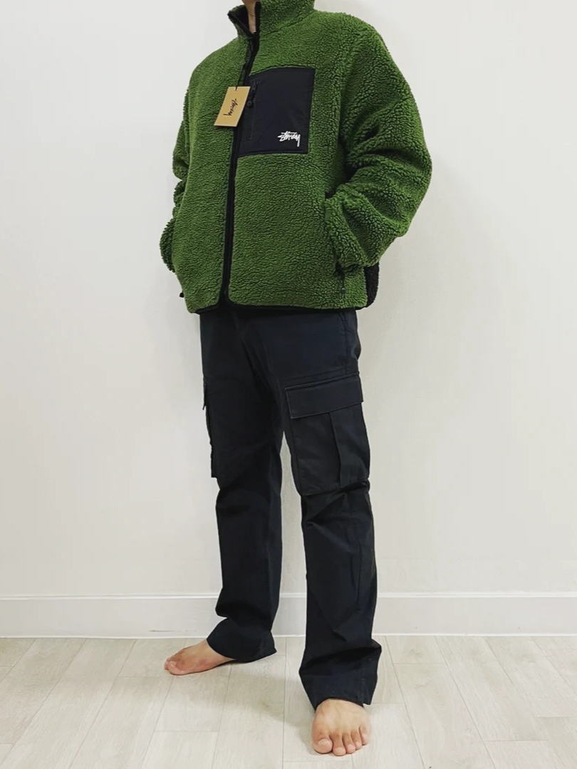 Stussy 8 Ball Sherpa Jacket Green 착용 스타일 - 2