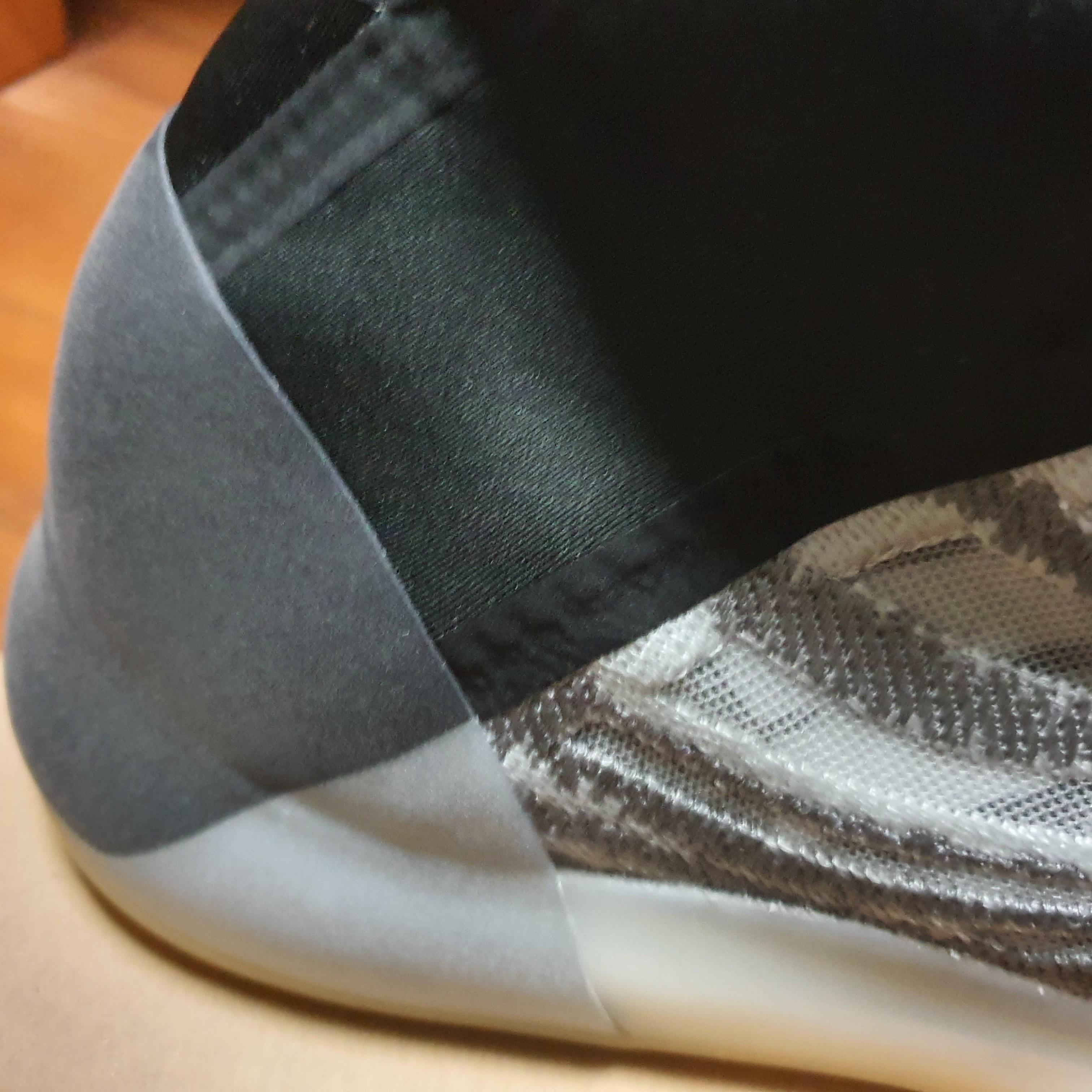 Adidas Yeezy QNTM Lifestyle 착용 스타일 - 2