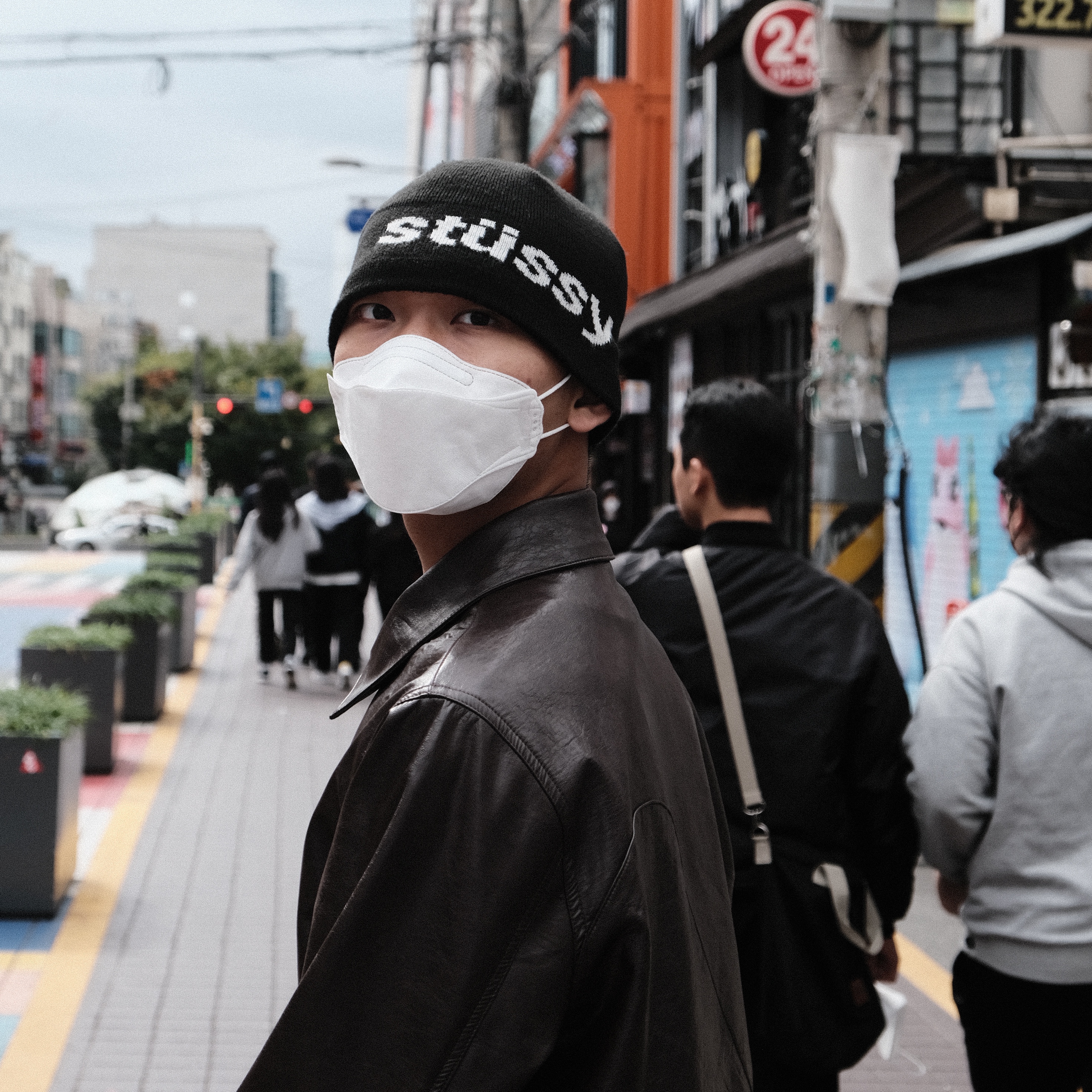 Stussy Helvetica Jacquard Beanie Black 착용 스타일