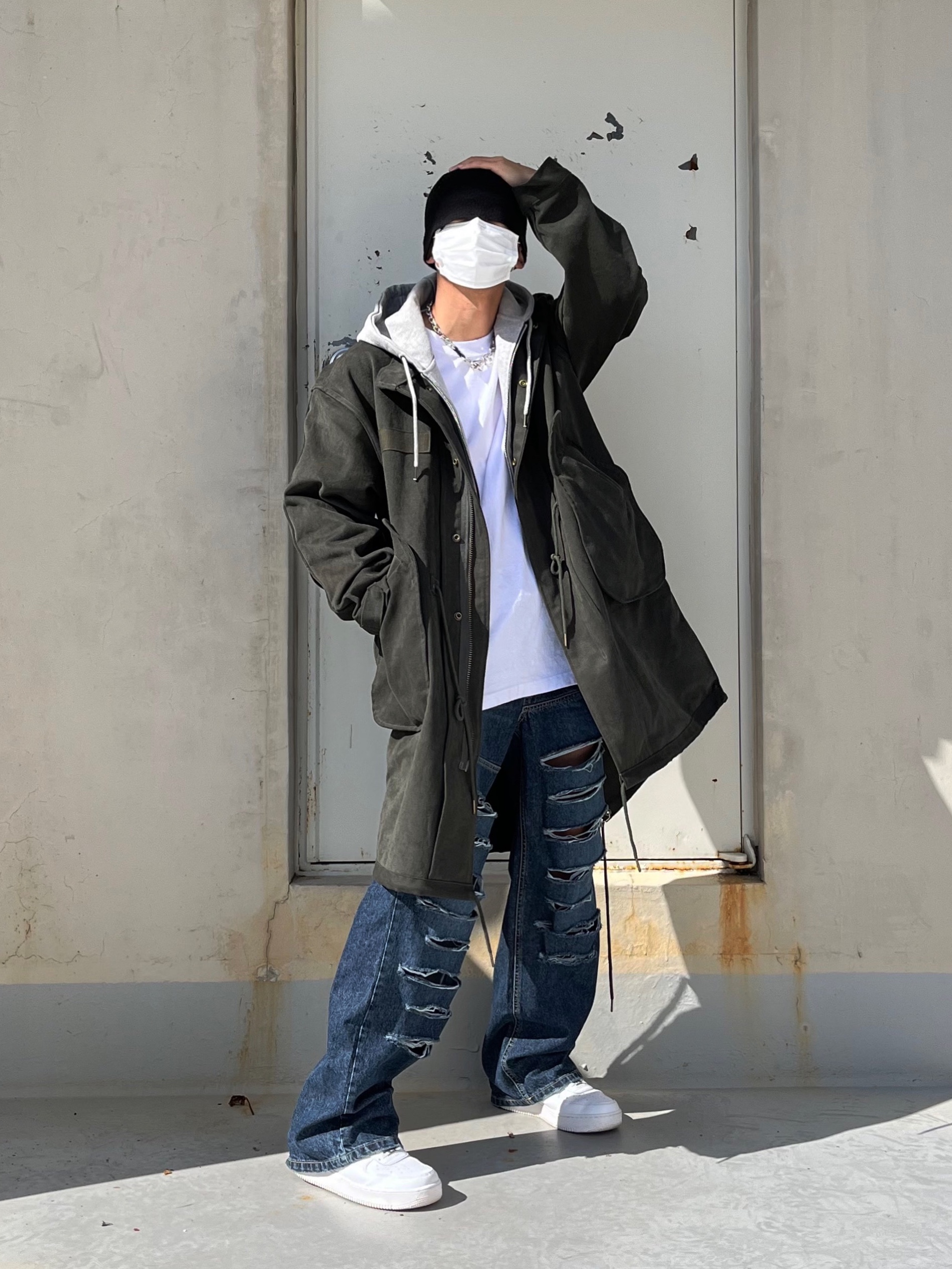 Our Legacy Ladon Brass Keychain Matte Nickel, Nike Air Force 1 '07 Low White 착용 스타일 - 1