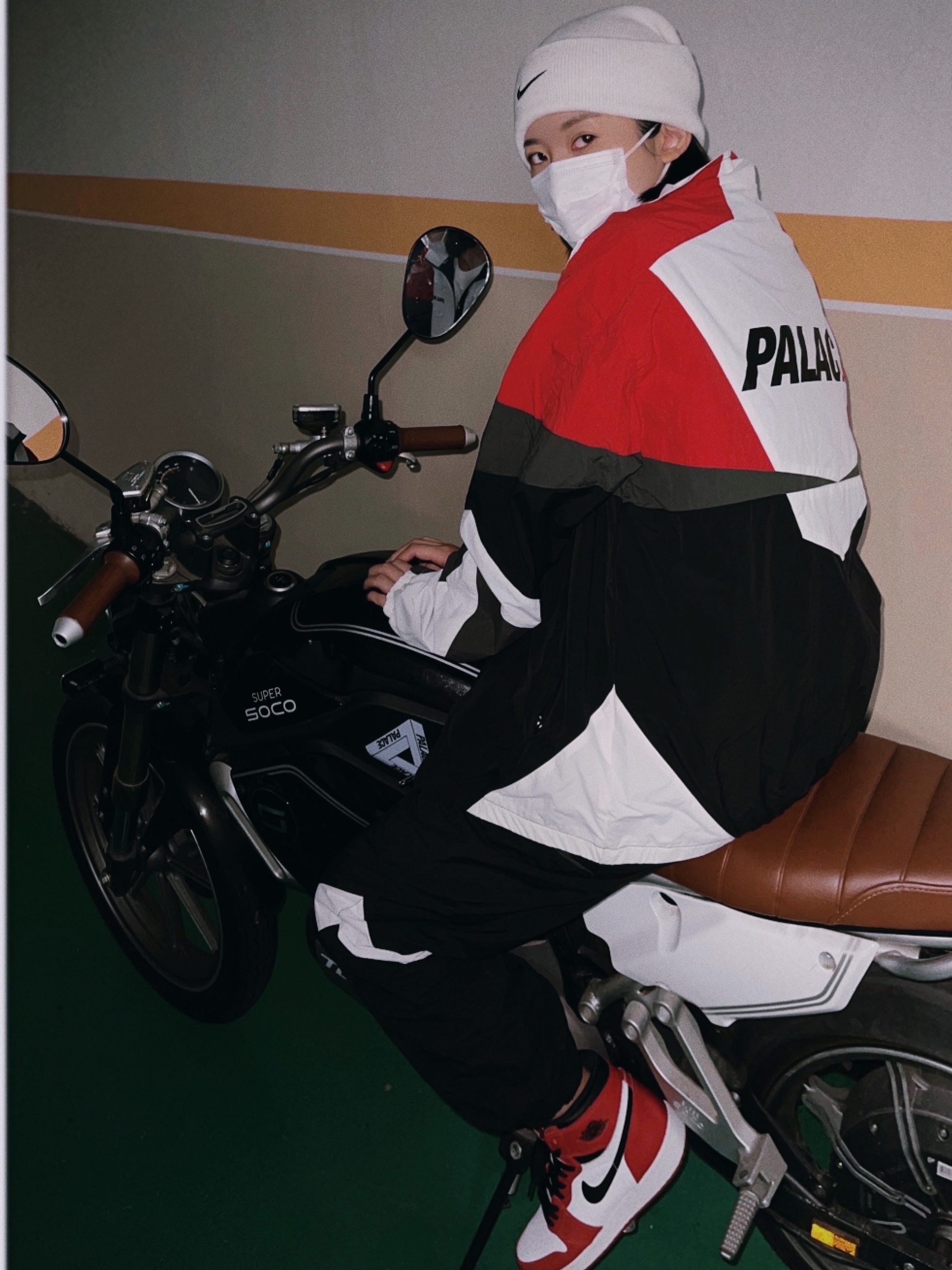 Palace Panelled Shell Jacket Black - 22FW, Palace Panelled Shell Joggers Black - 22FW 착용 스타일 - 1