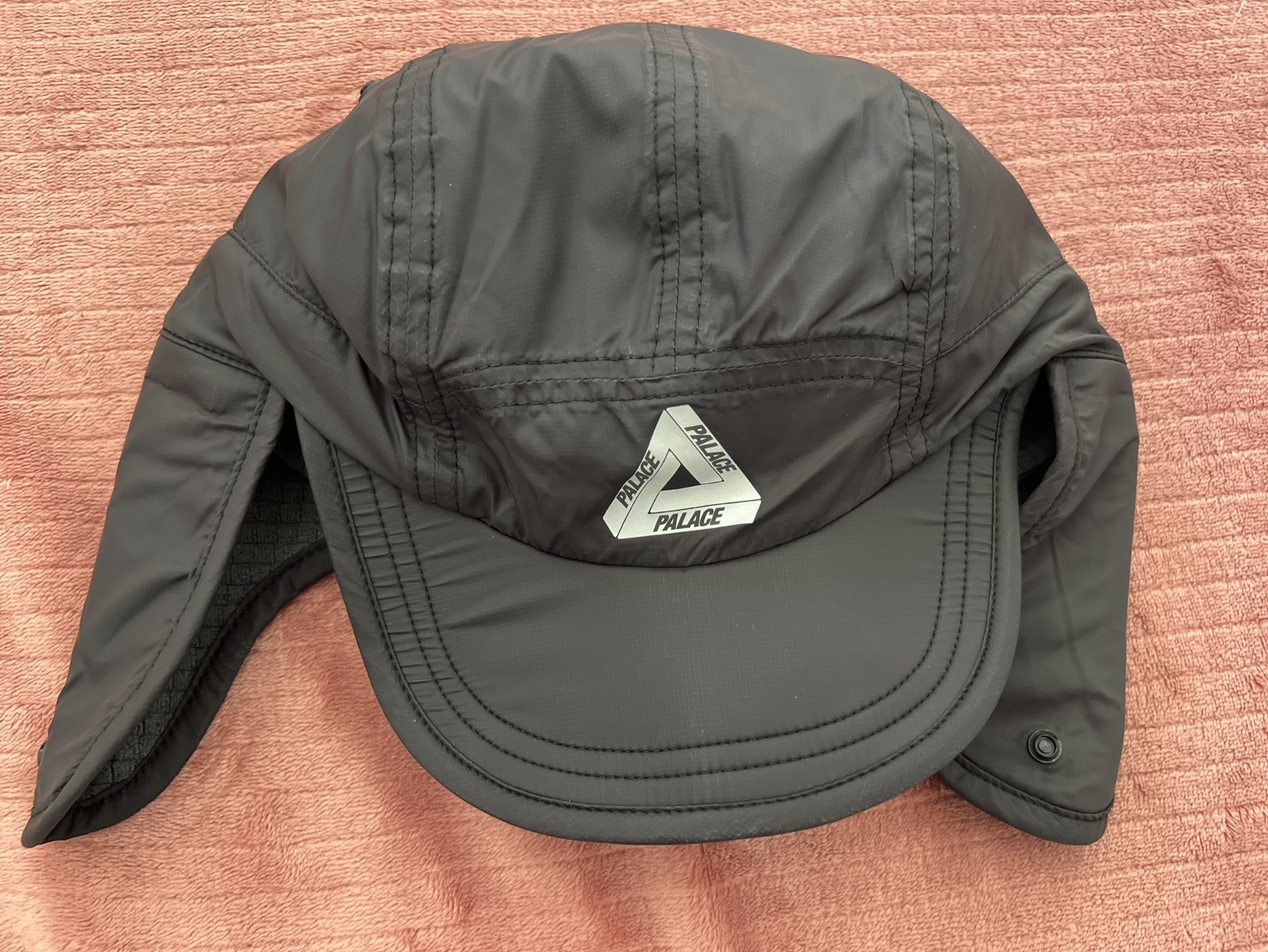 Palace Grid Fleece Reversible Earflap Hat Black - 22FW 착용 스타일 - 1