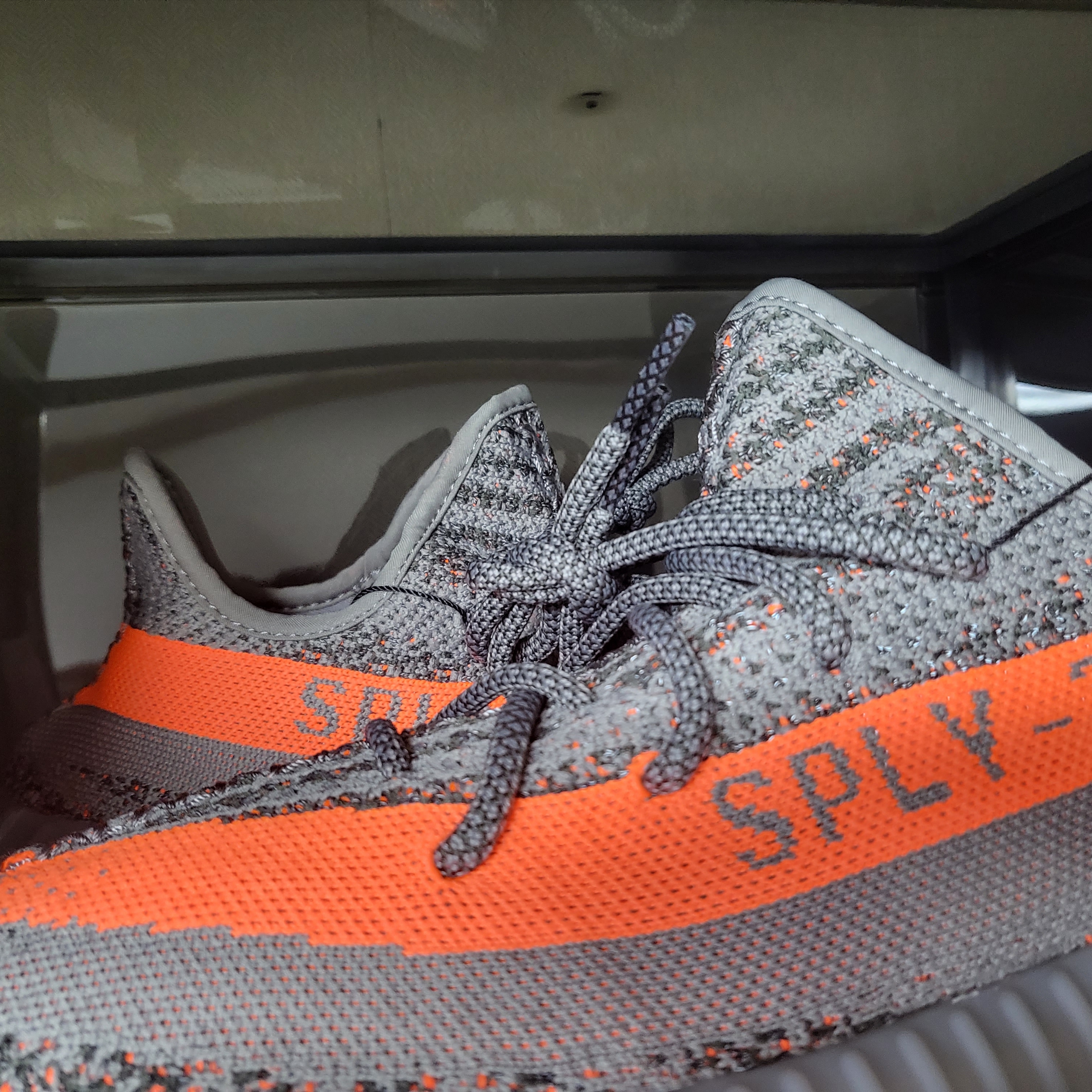 Adidas Yeezy Boost 350 V2 Beluga - Reflective 착용 스타일 - 1
