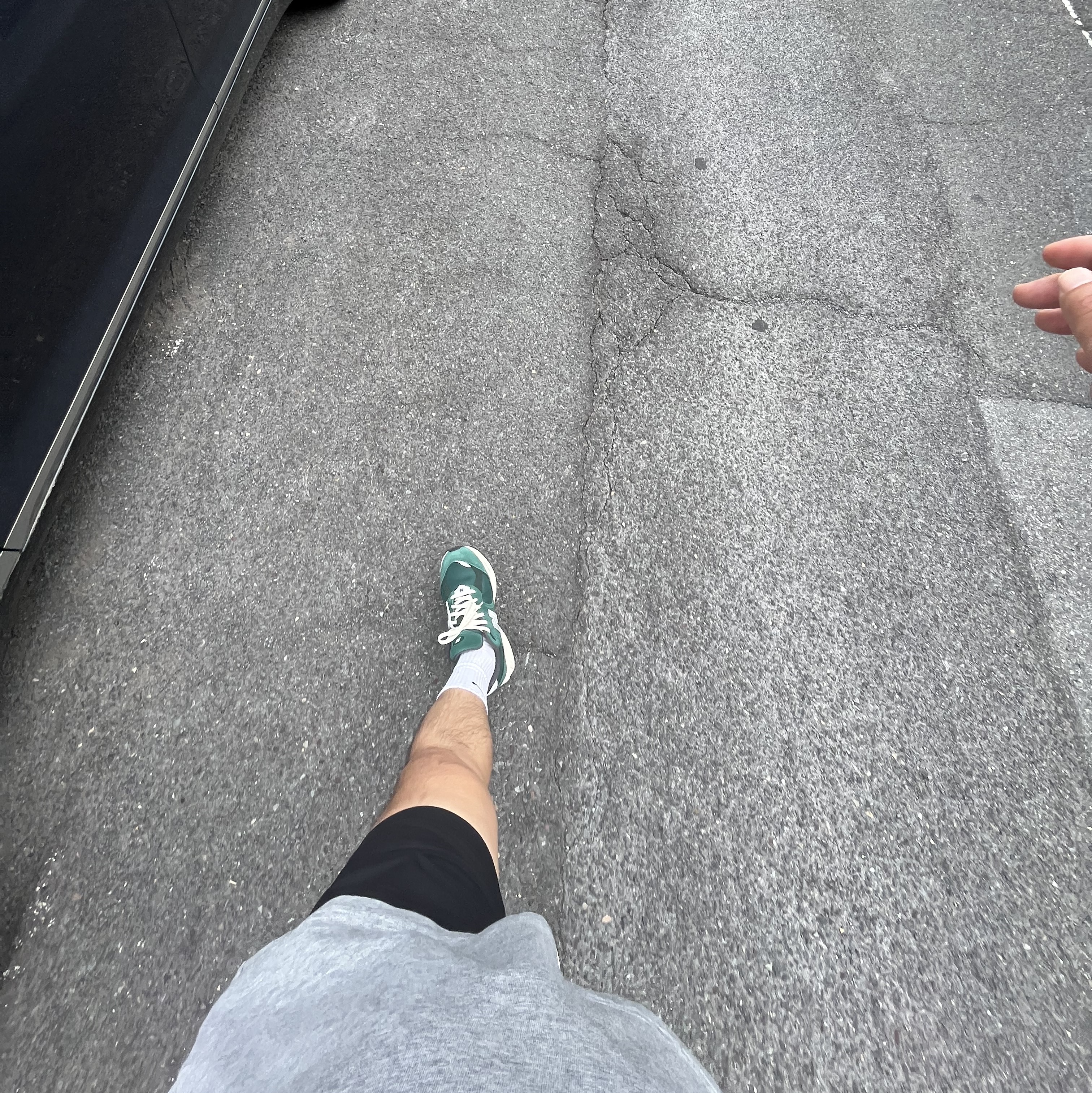 New Balance 2002R Nightwatch Green, Nike NRG Solo Swoosh T-Shirt Dark Grey Heather - Asia 착용 스타일 - 1