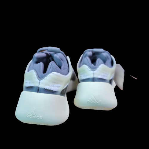 Adidas Yeezy 700 V3 Fade Salt 착용 스타일 - 3