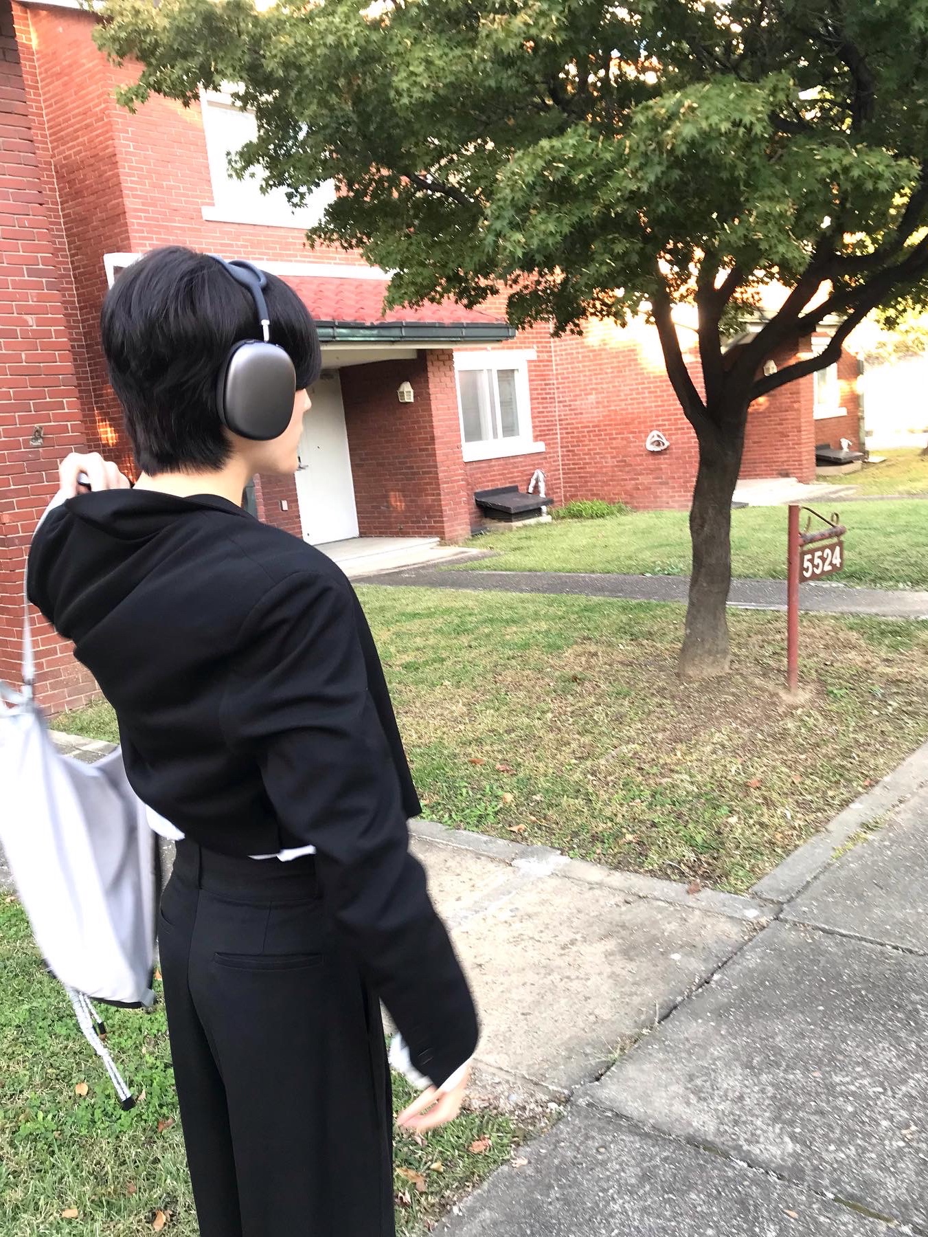 Apple AirPods Max Lightning Space Gray (Korean Ver.), (W) Jordan 1 Retro High OG Lucky Green 착용 스타일 - 1