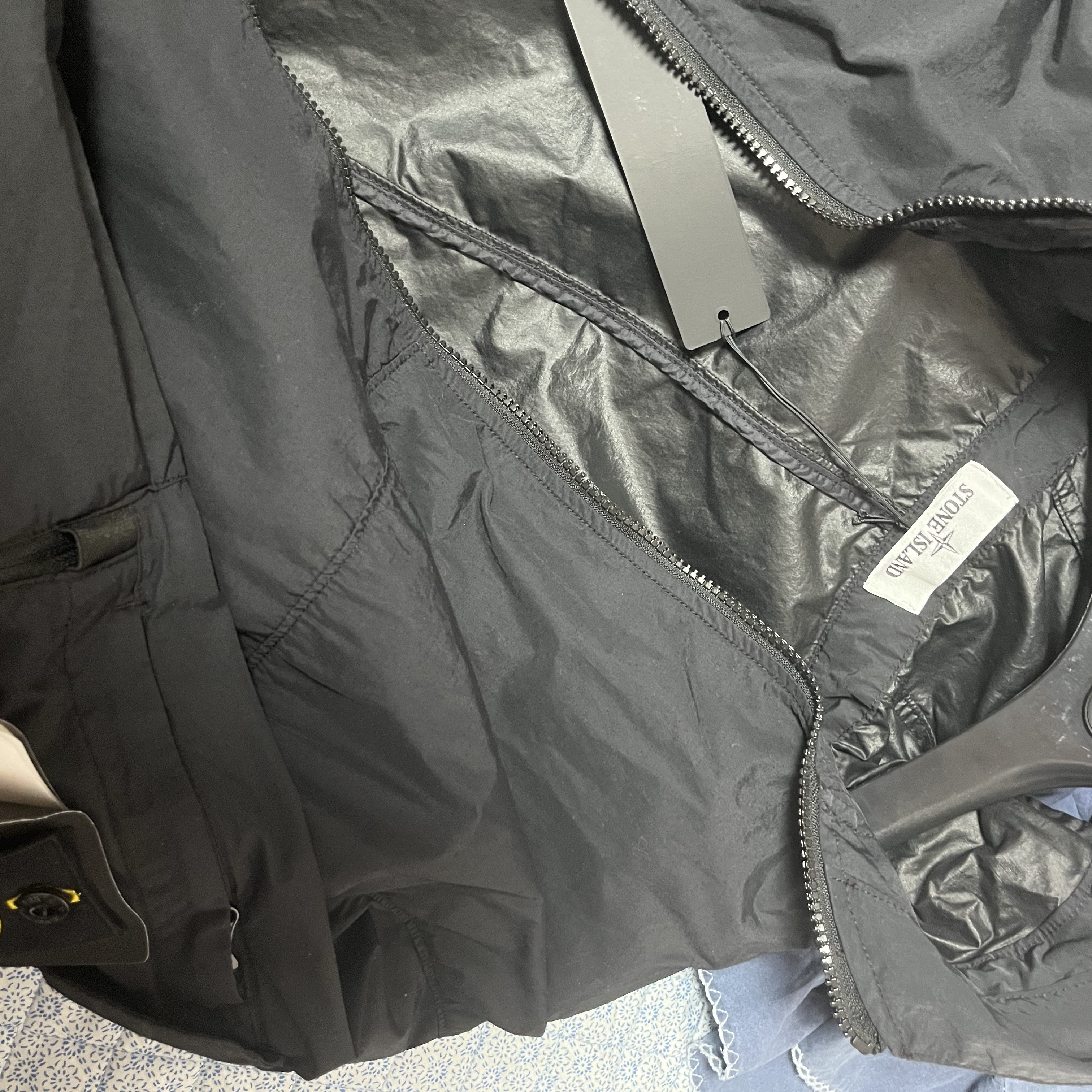 Stone Island 40632 Naslan Light Watro Hooded Blouson Black - 22SS 착용 스타일 - 2