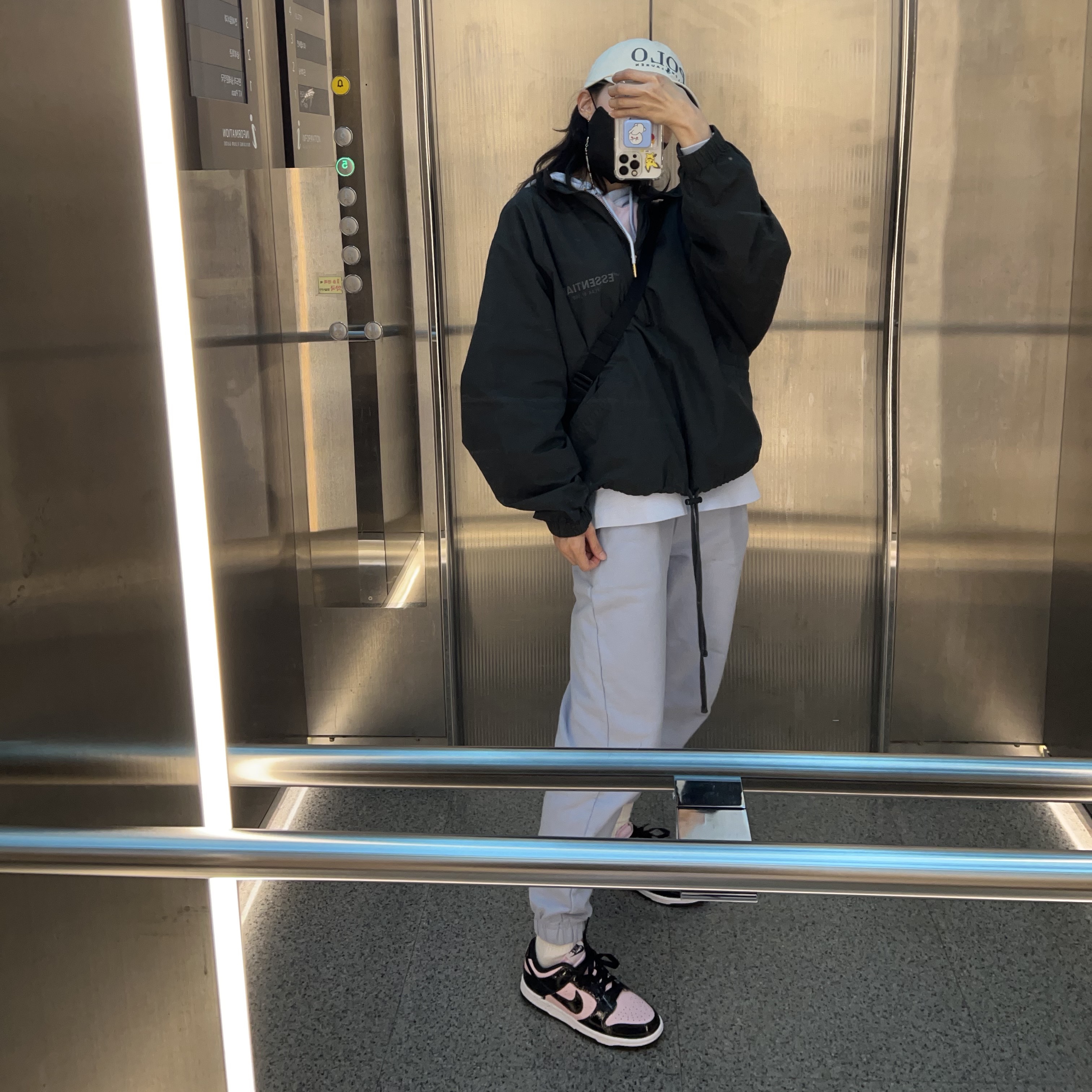 Essentials Half-Zip Track Jacket Black - 21SS, (W) Nike Dunk Low Essential Pink Foam Black 착용 스타일