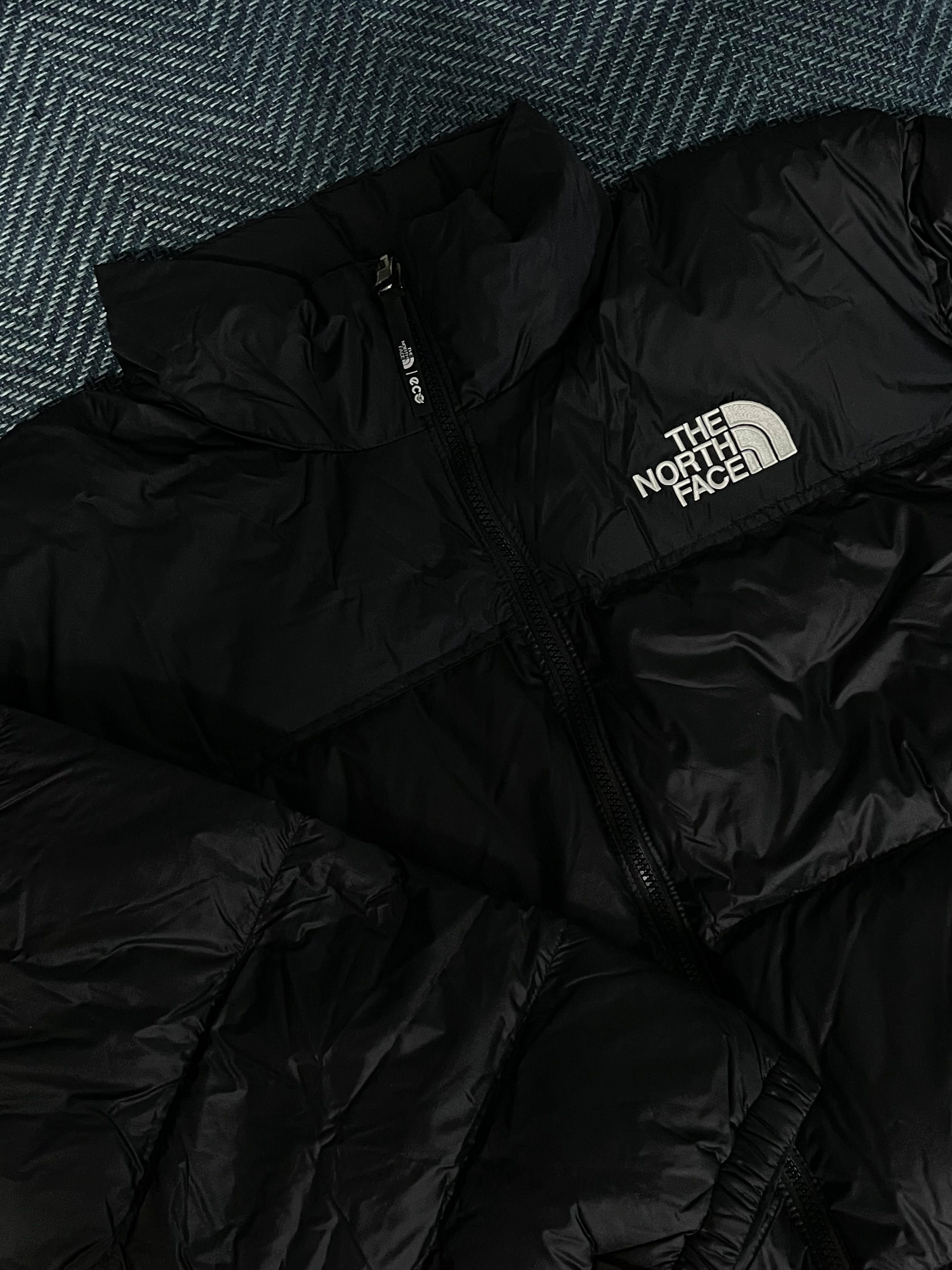 The North Face 1996 Eco Nuptse Jacket Black, Nike x Martine Rose Shox MR4 Black 착용 스타일 - 4