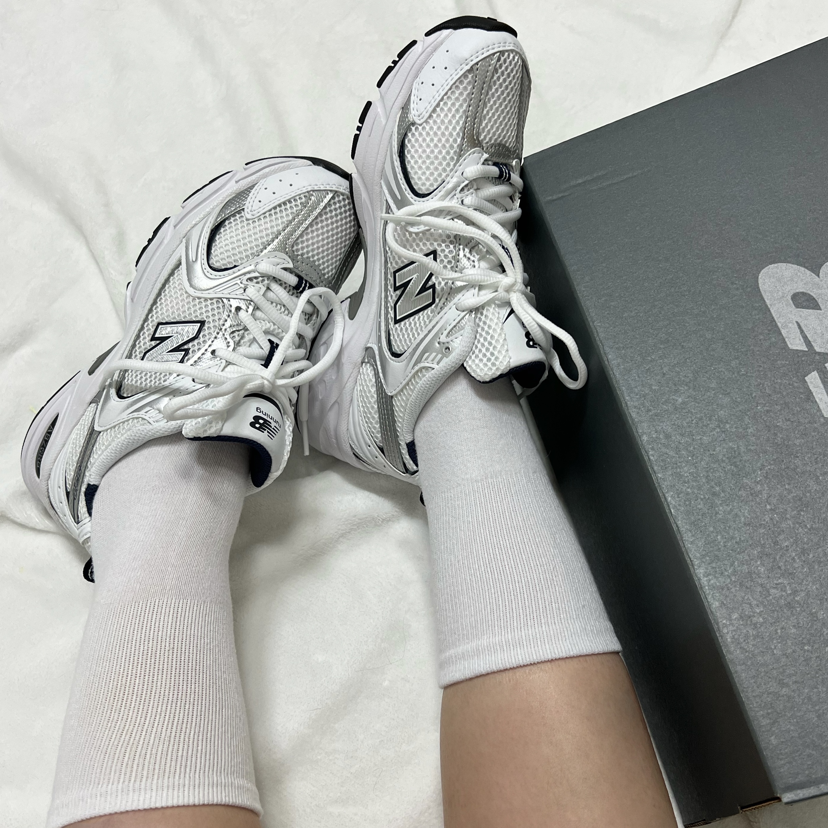 New Balance 530 White 착용 스타일