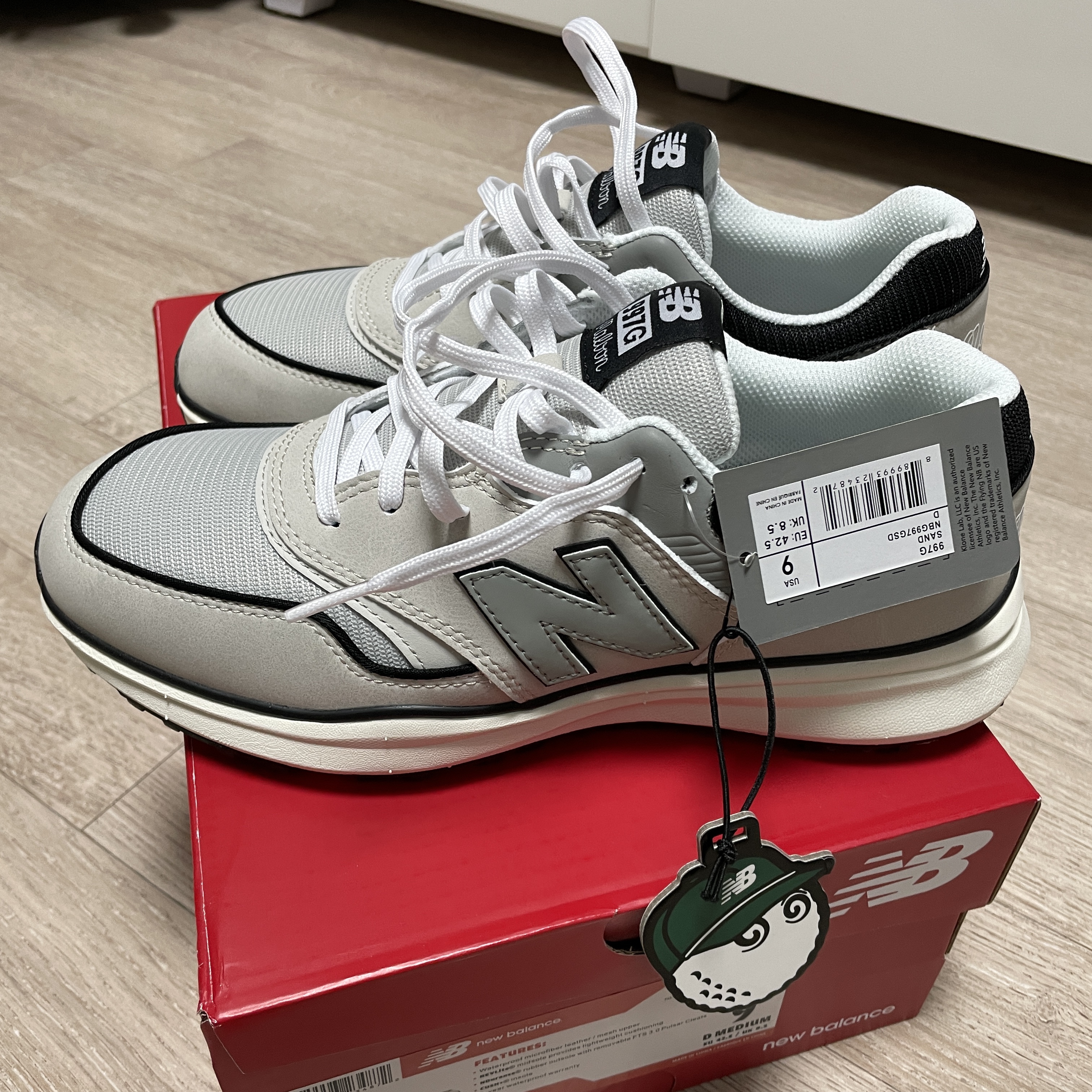 New Balance x Malbon 997 Golf Sand 착용 스타일