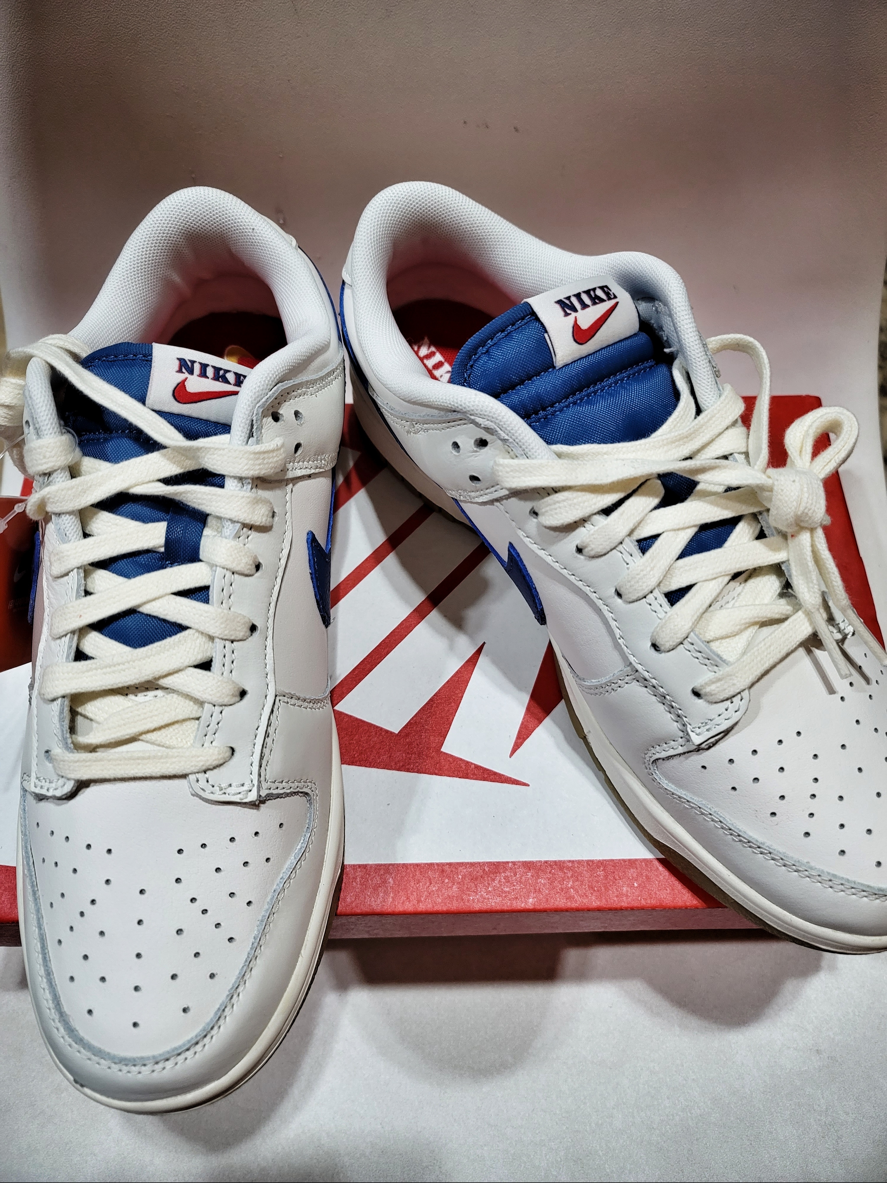 Nike Dunk Low SE Sail Dark Marina Blue 착용 스타일 - 1