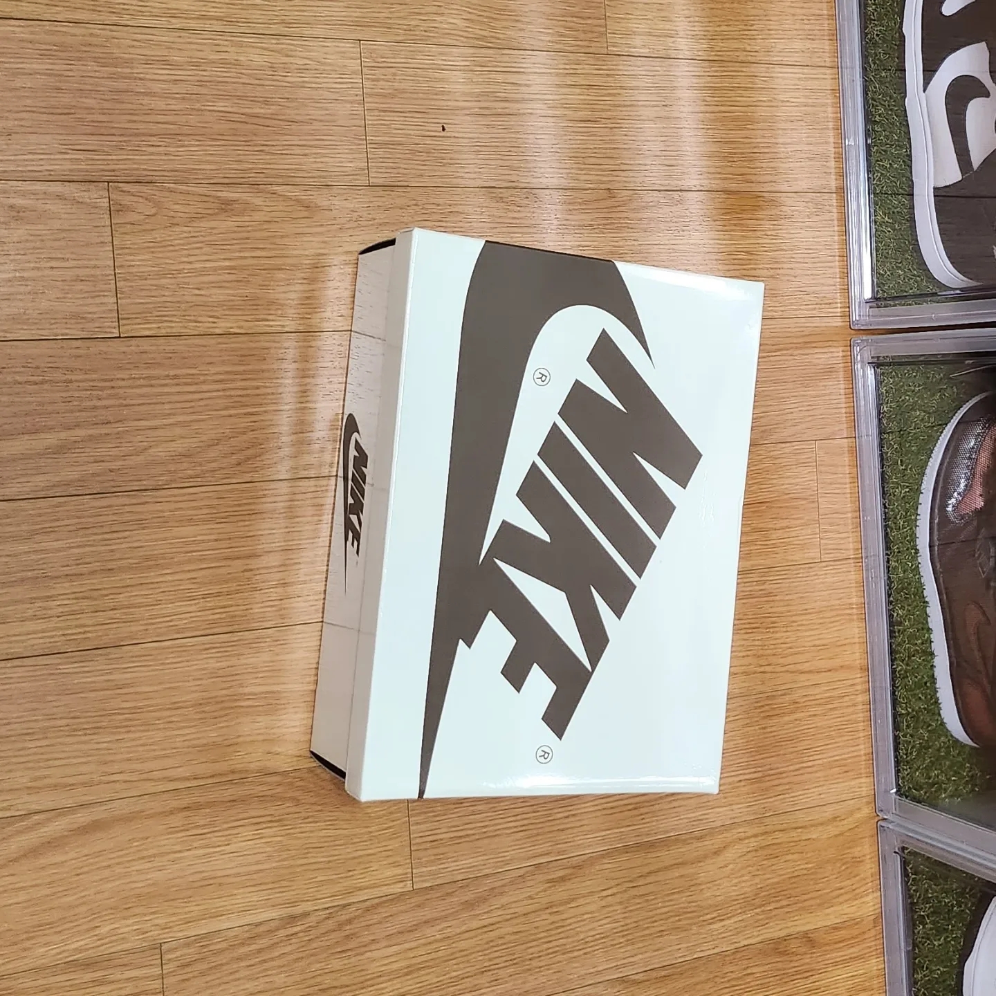 Jordan 1 x Travis Scott Retro Low OG SP Sail and Ridgerock, Nike Dunk Low Retro QS Argon 착용 스타일 - 2
