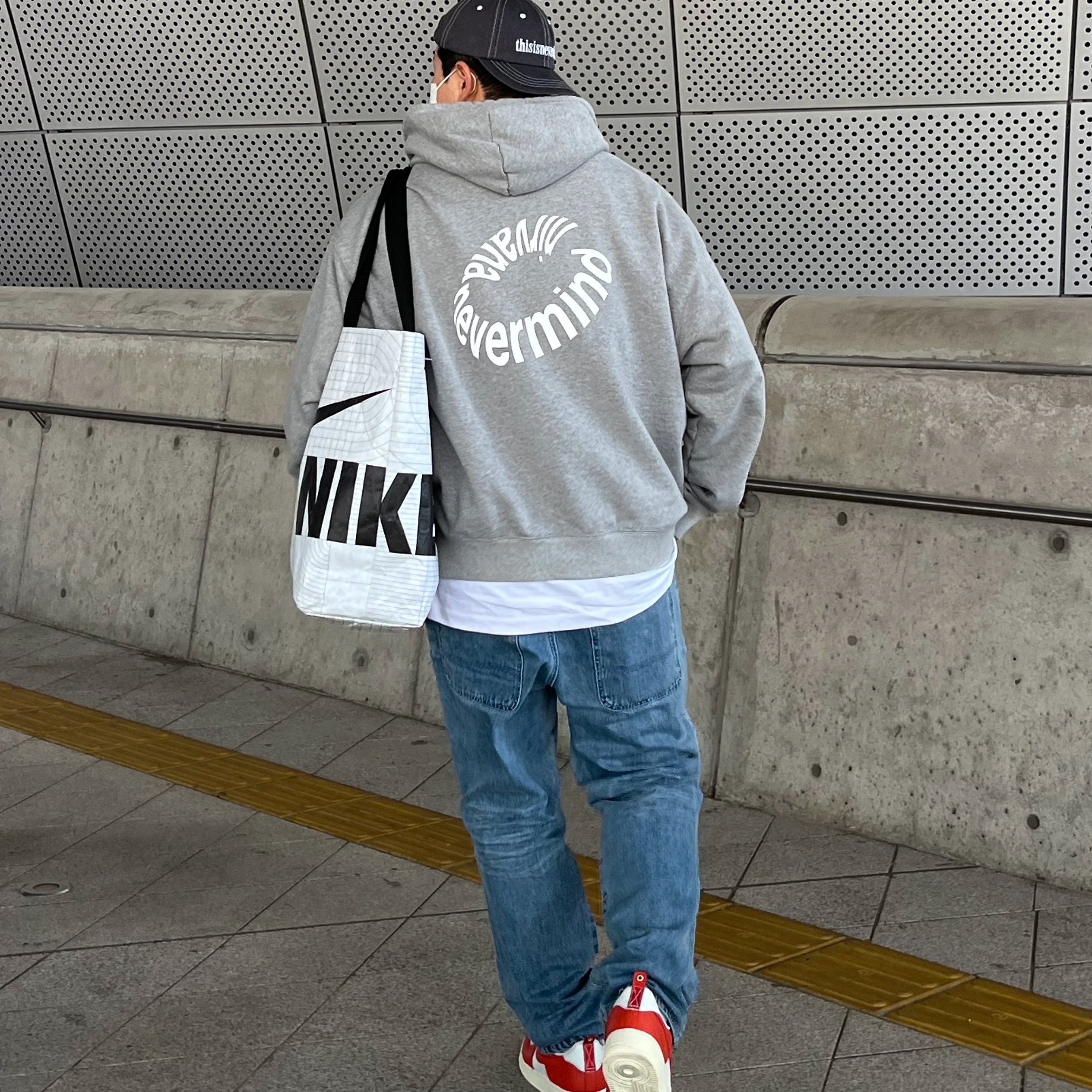 Nike Air Force 1 '07 LV8 Pojangmacha 착용 스타일 - 4