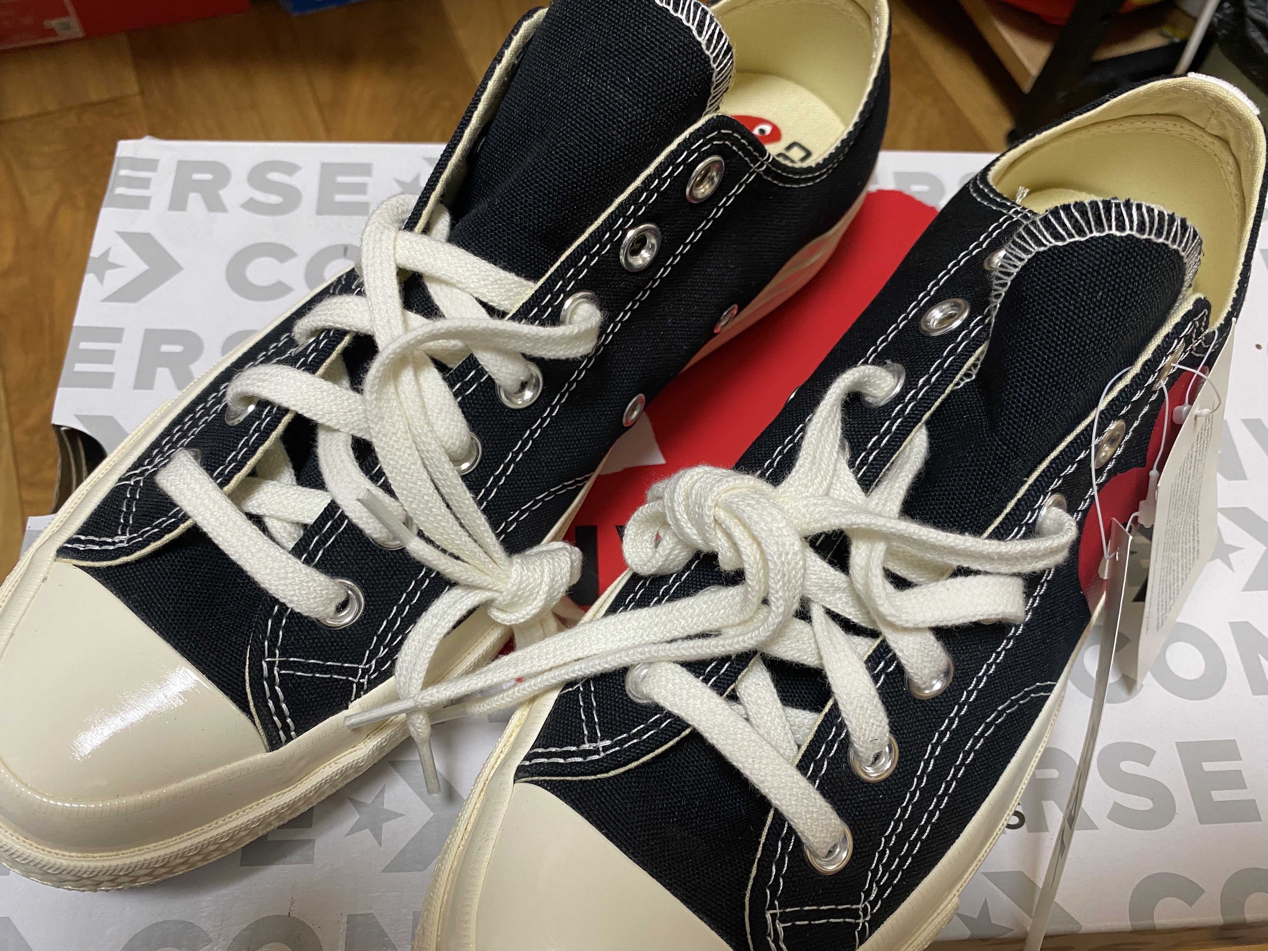 Converse x Play Comme des Garcons Chuck 70 Ox Black 착용 스타일 - 1