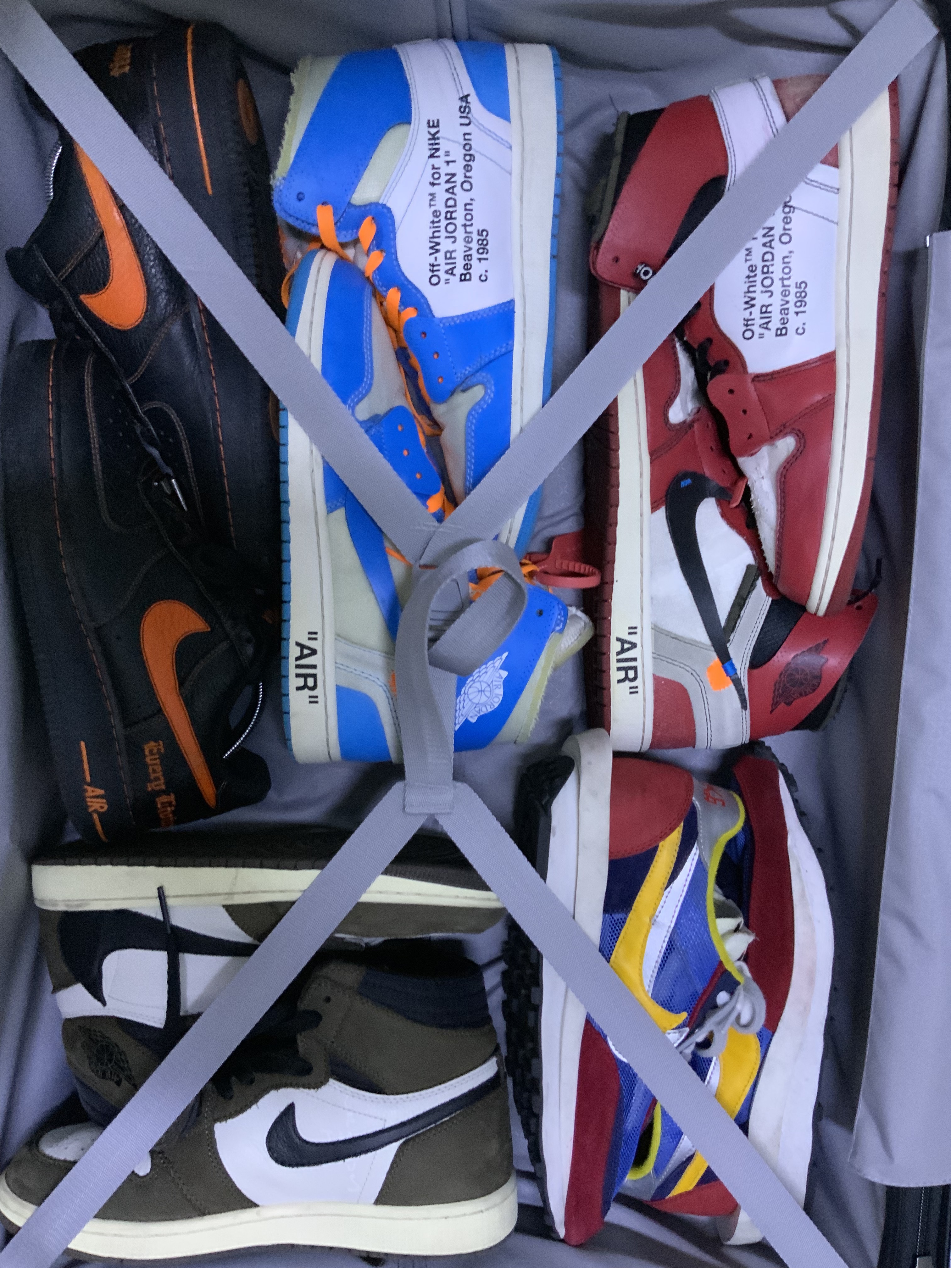 Jordan 1 x Travis Scott Retro High OG SP Mocha, Nike x Sacai LDWaffle Blue Multi 착용 스타일 - 1