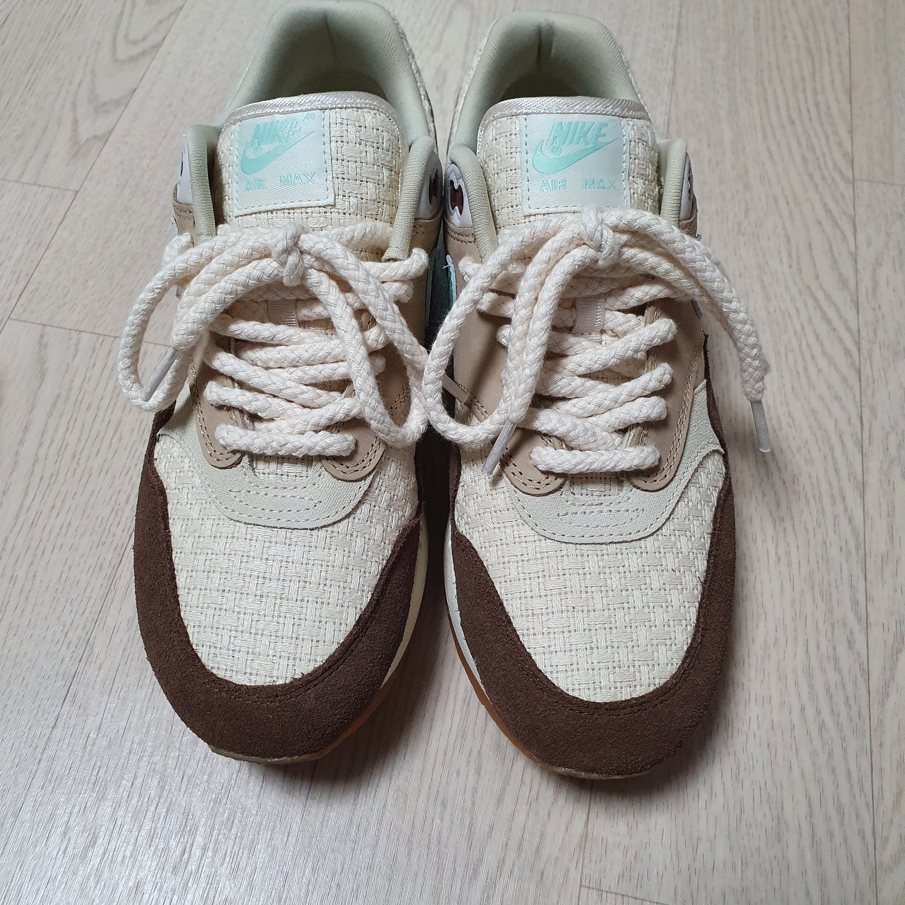 Nike Air Max 1 Premium Crepe Hemp 착용 스타일