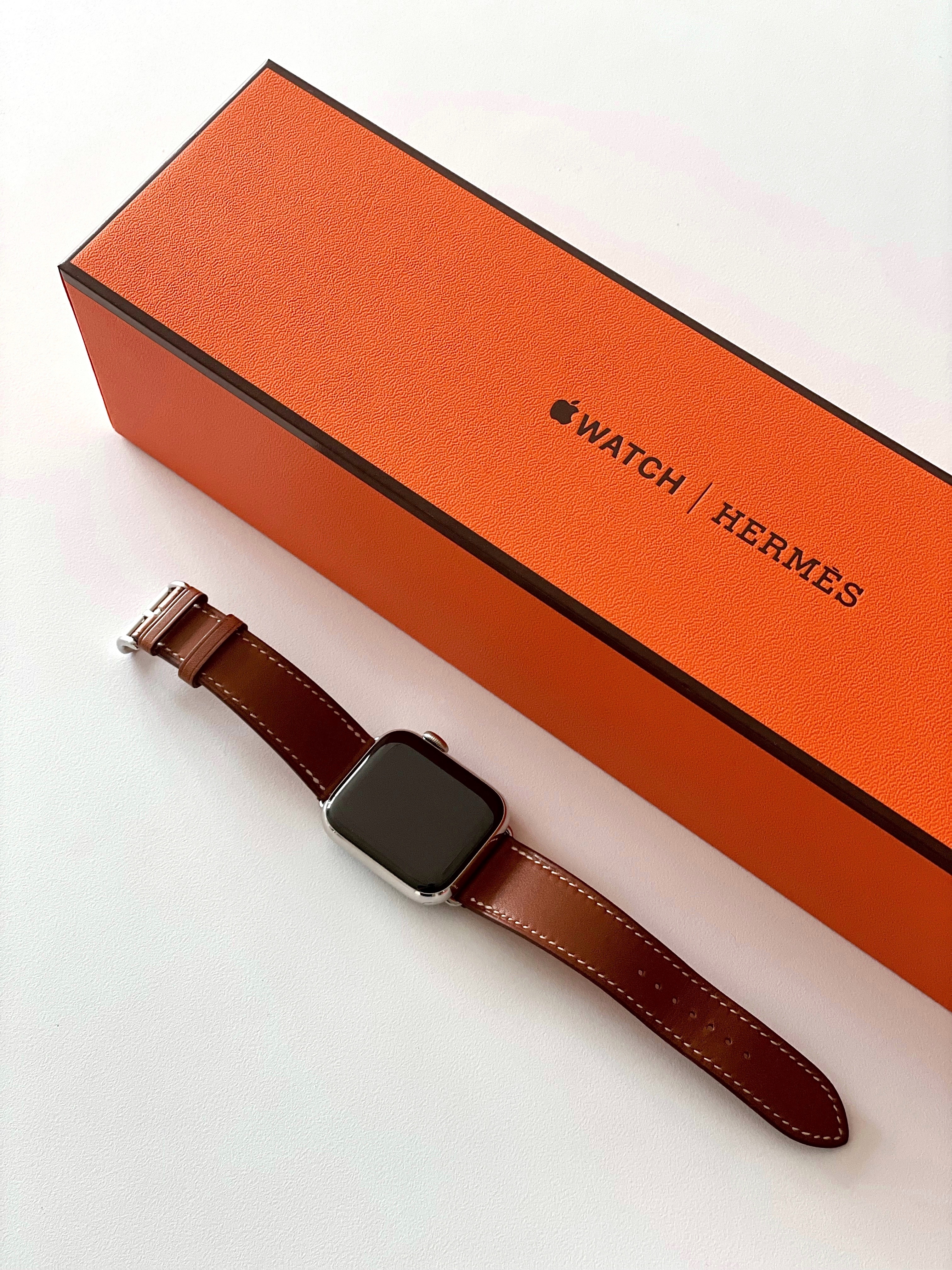 Apple Watch Hermes Series 7 41mm Silver Stainless Steel Case with Single Tour Gold (Korean Ver.) 착용 스타일