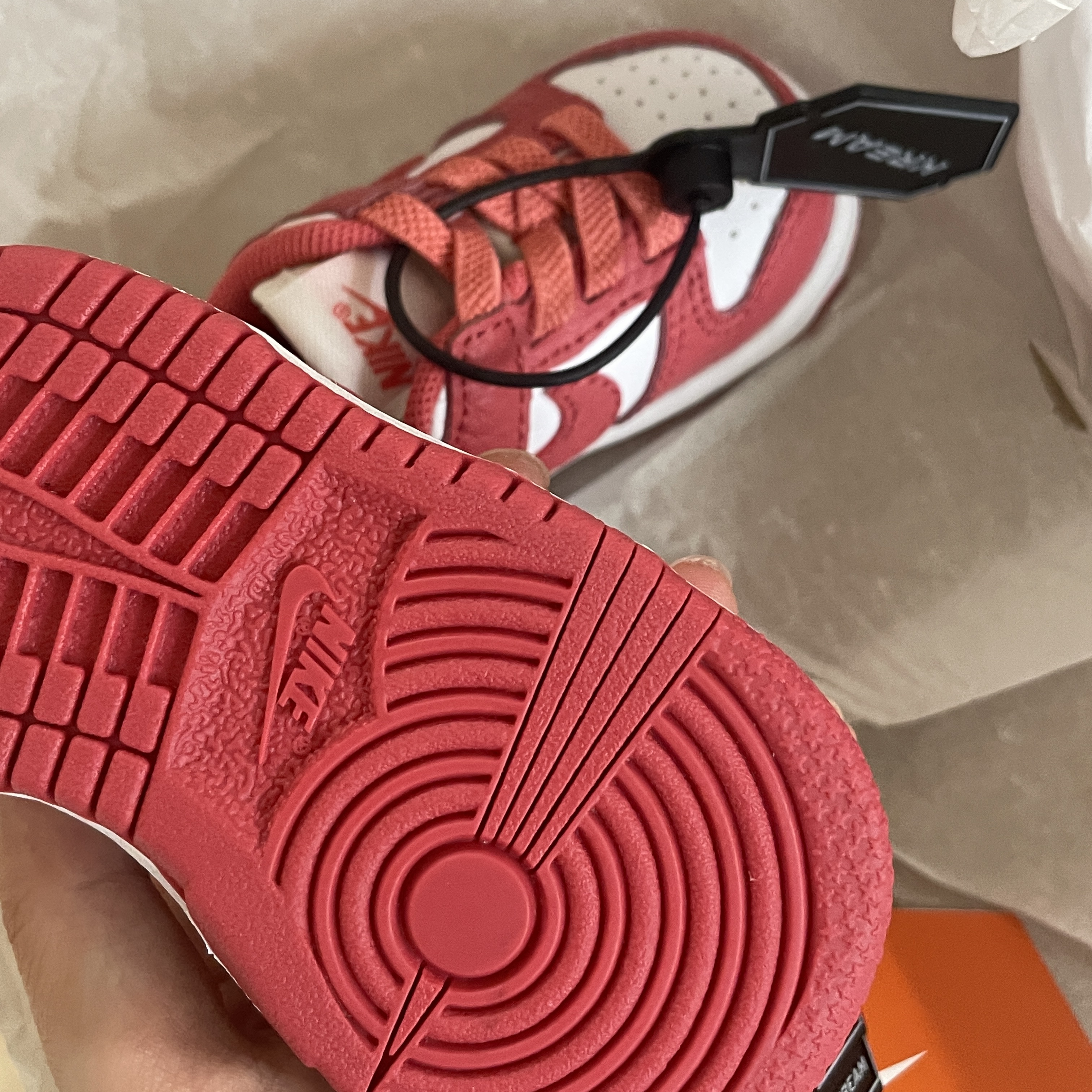 (TD) Nike Dunk Low Archeo Pink 착용 스타일 - 2