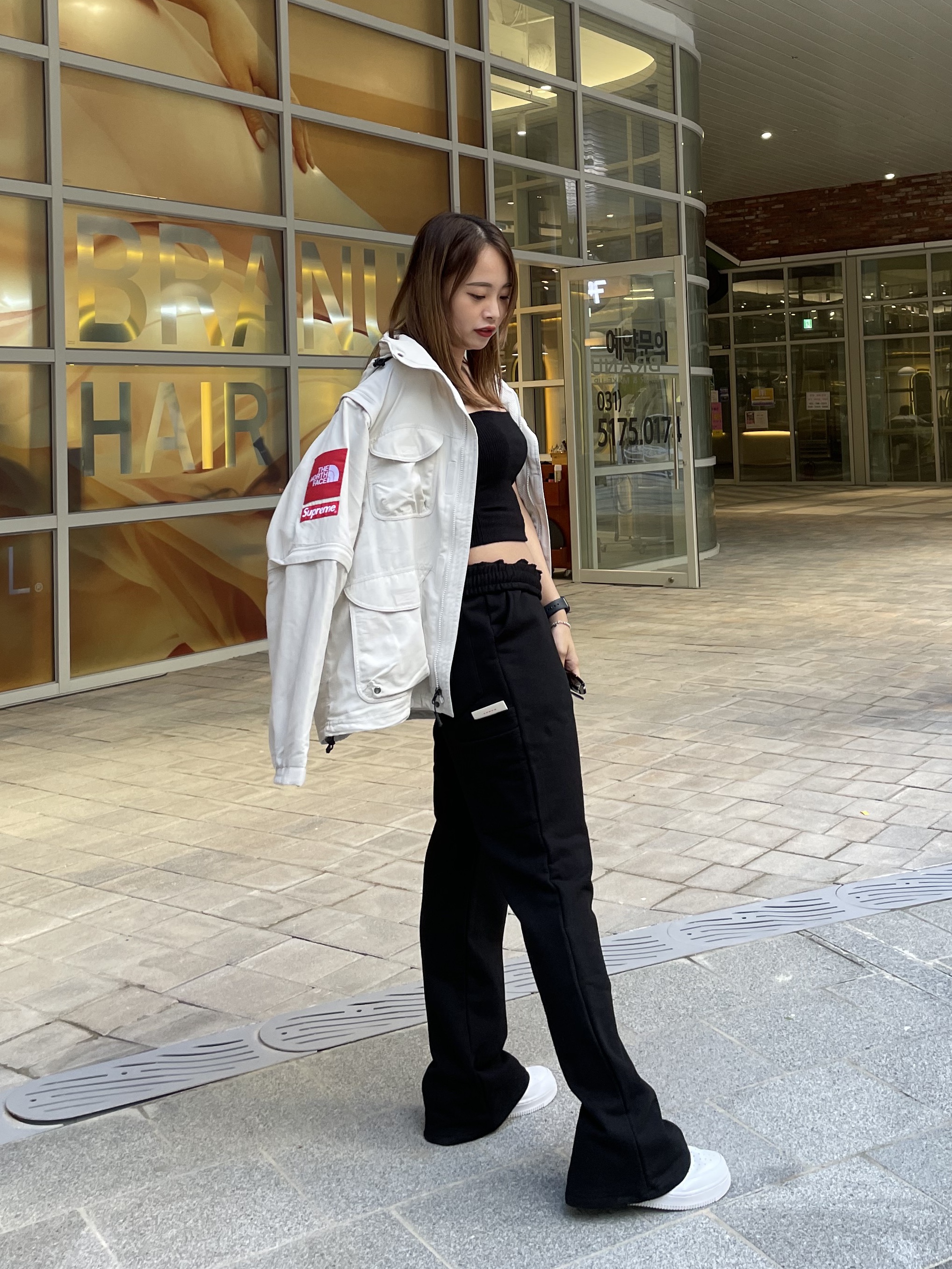 Supreme x The North Face Trekking Convertible Jacket Stone - 22SS, Nike x Supreme Air Force 1 Low White 착용 스타일 - 2