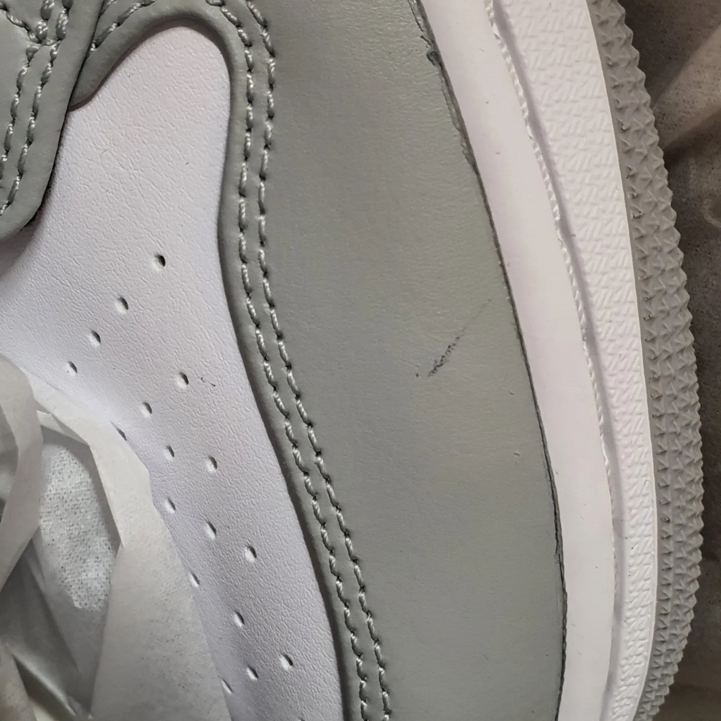 Jordan 1 Mid Light Smoke Grey 착용 스타일 - 2
