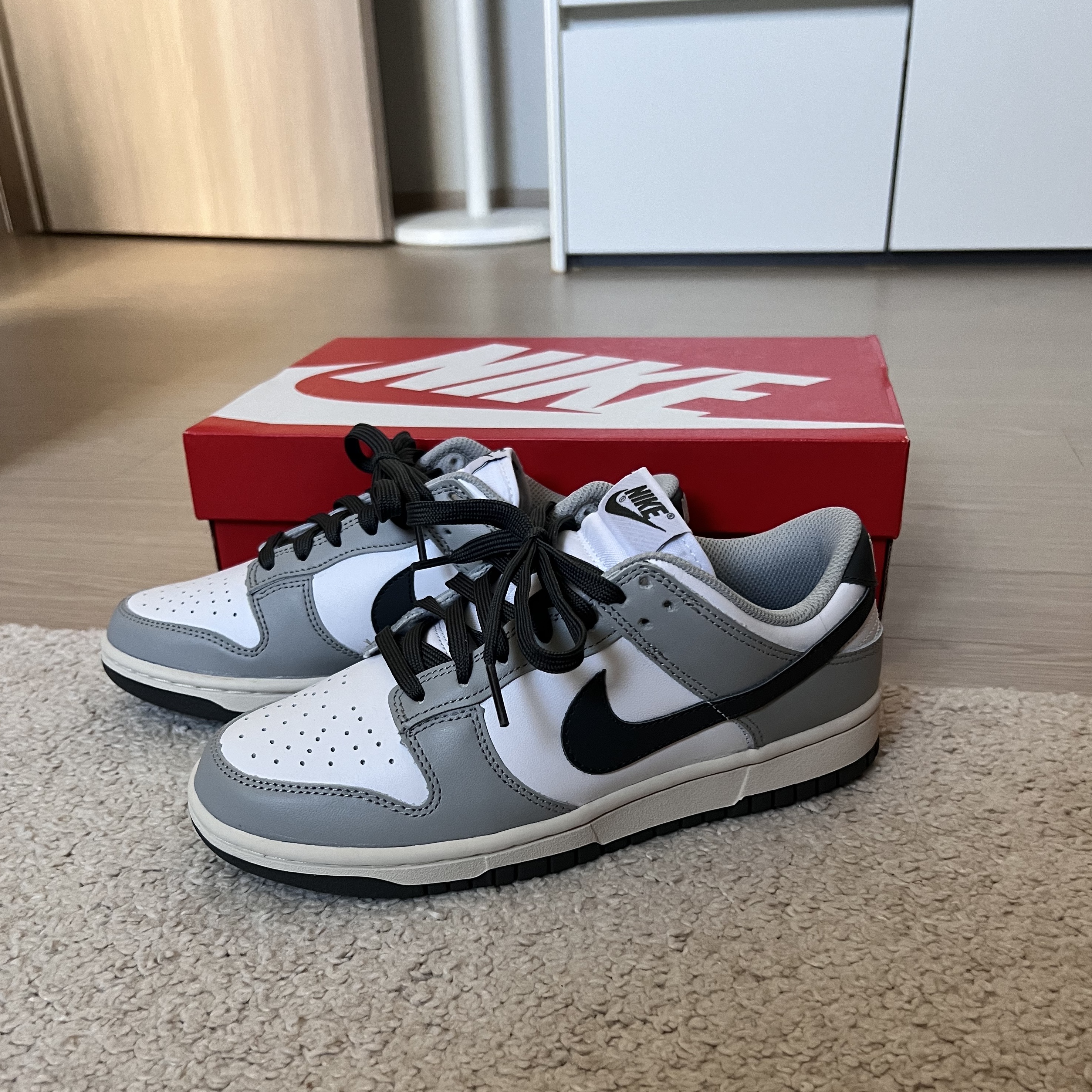 (W) Nike Dunk Low Light Smoke Grey 착용 스타일