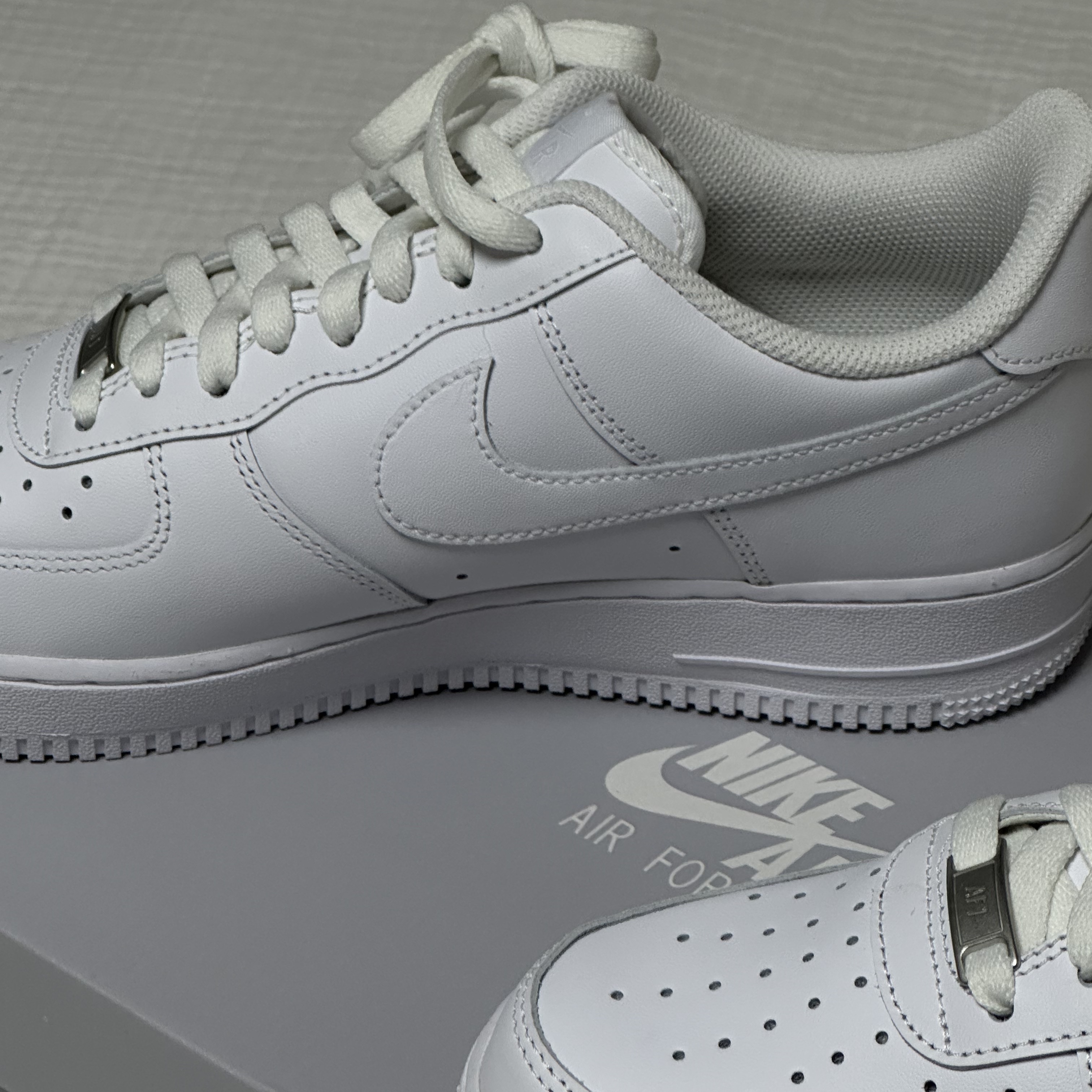 Nike Air Force 1 '07 Low White 착용 스타일 - 1