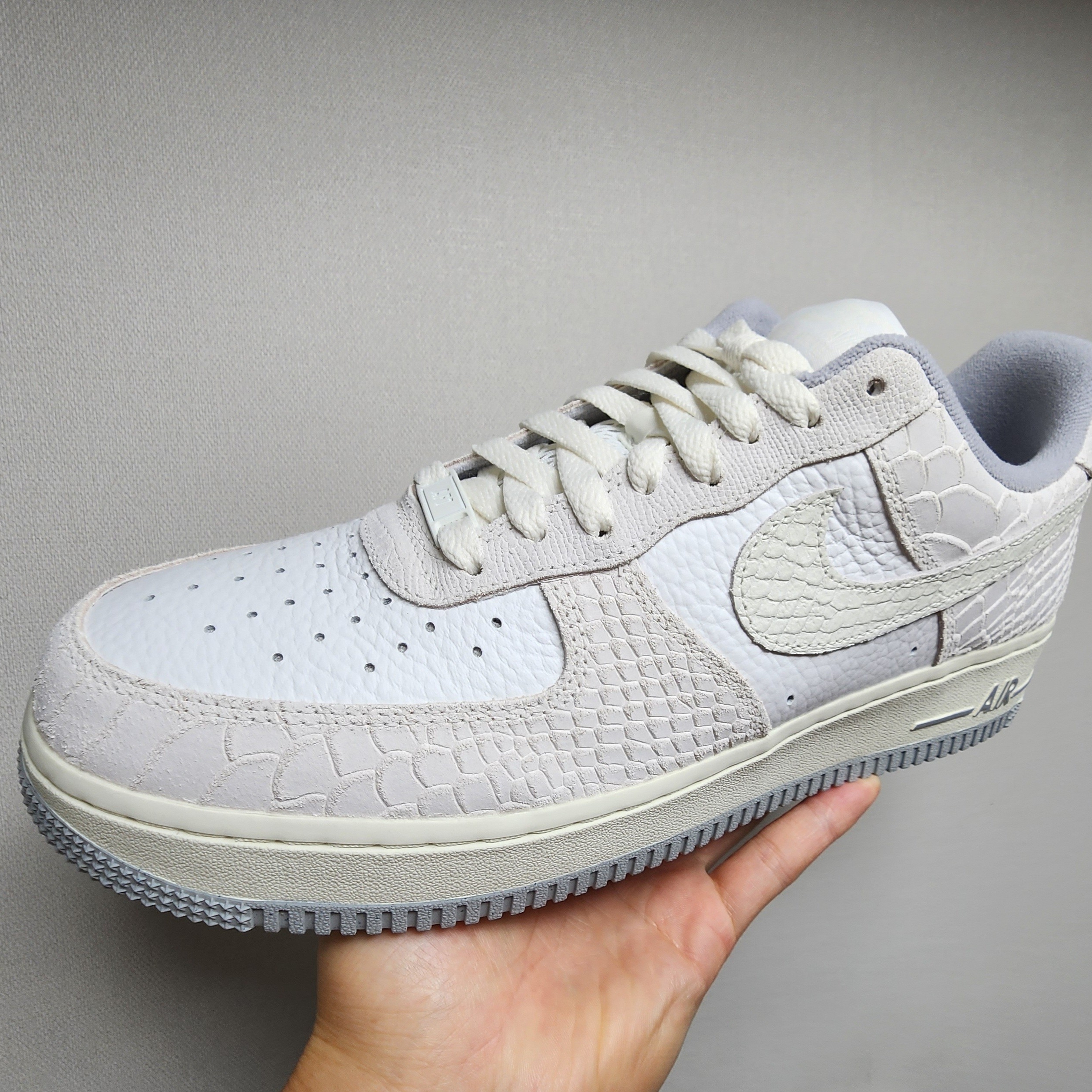 (W) Nike Air Force 1 Low '07 White Python 착용 스타일 - 3