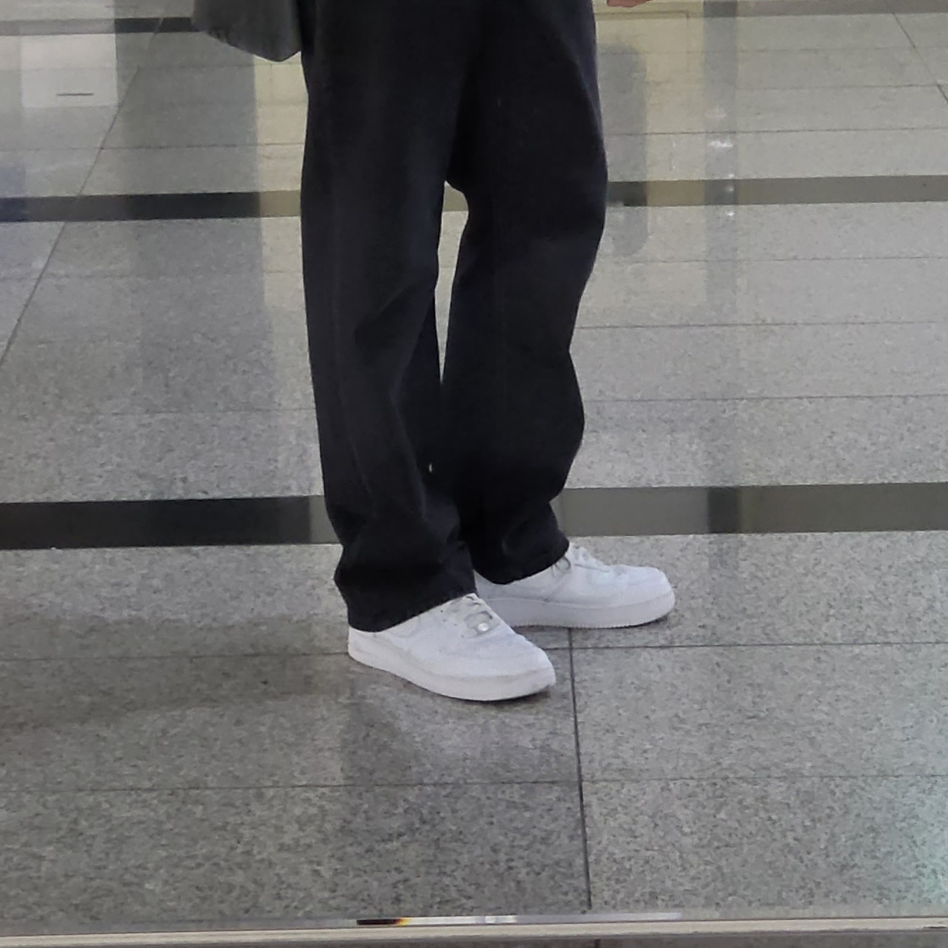 Nike Air Force 1 '07 Low White 착용 스타일 - 1