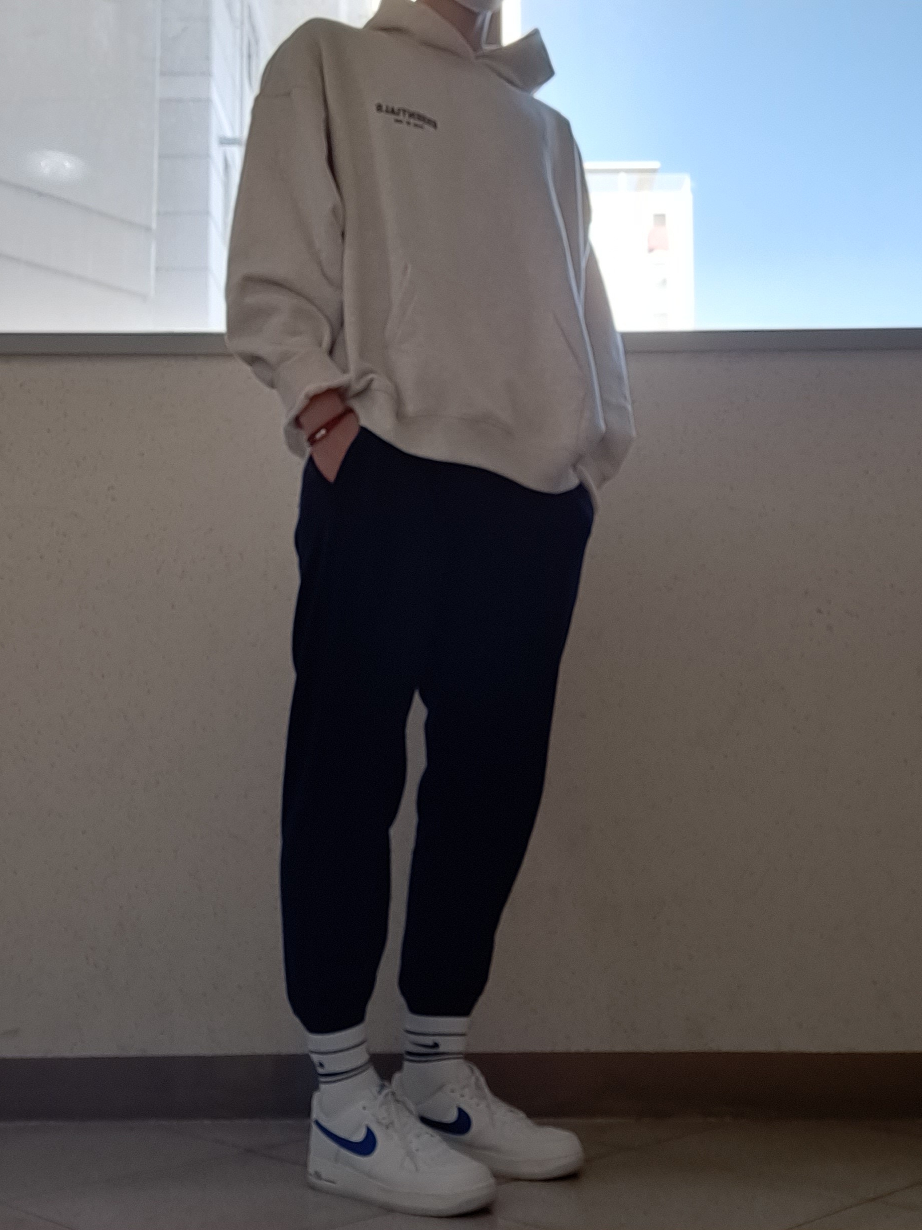 Essentials The Core Collection Hoodie Light Oatmeal 착용 스타일 - 1