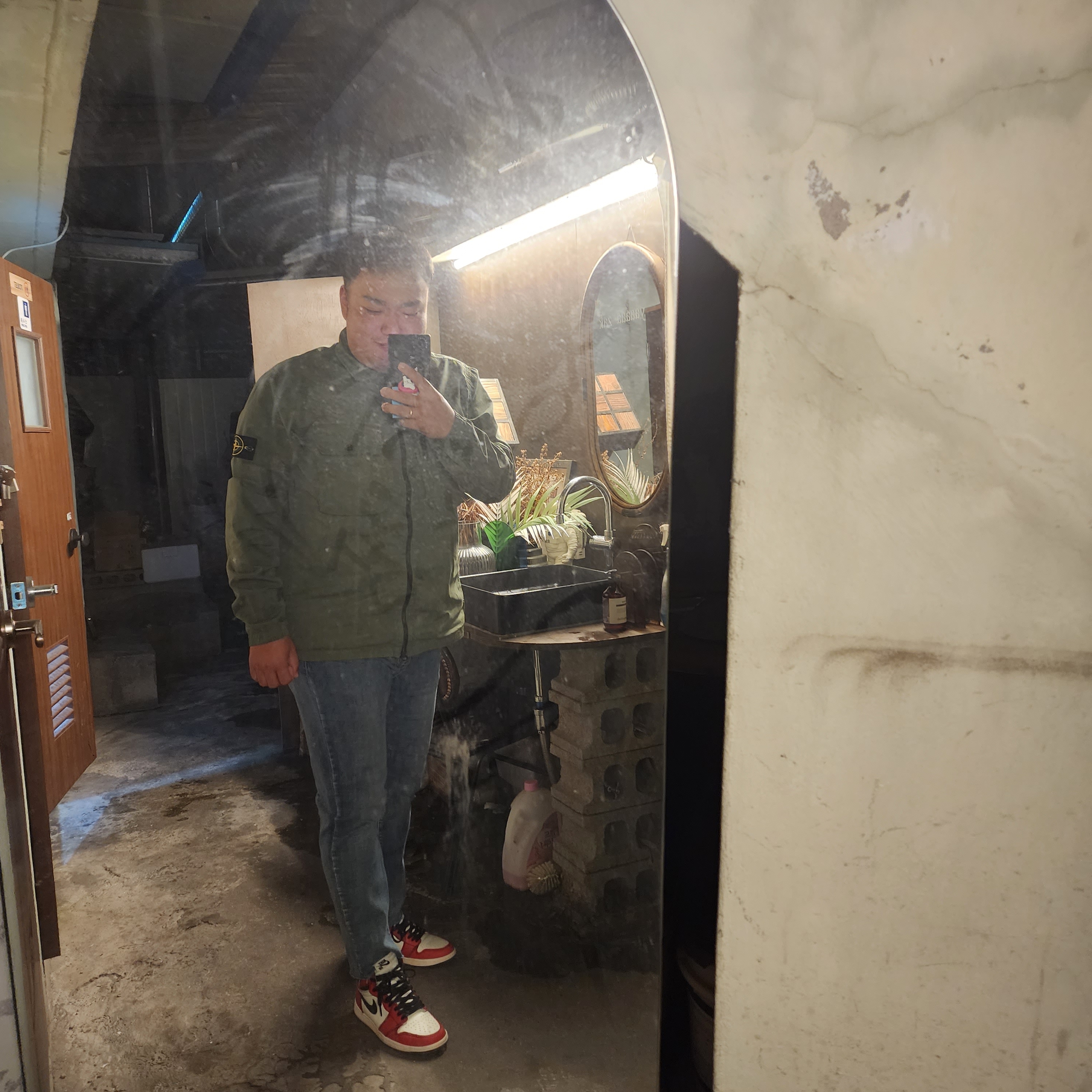 Jordan 1 Retro High OG Defiant SB LA to Chicago, Stone Island 113WN T.CO+OLD Overshirt Sage Green - 21FW 착용 스타일