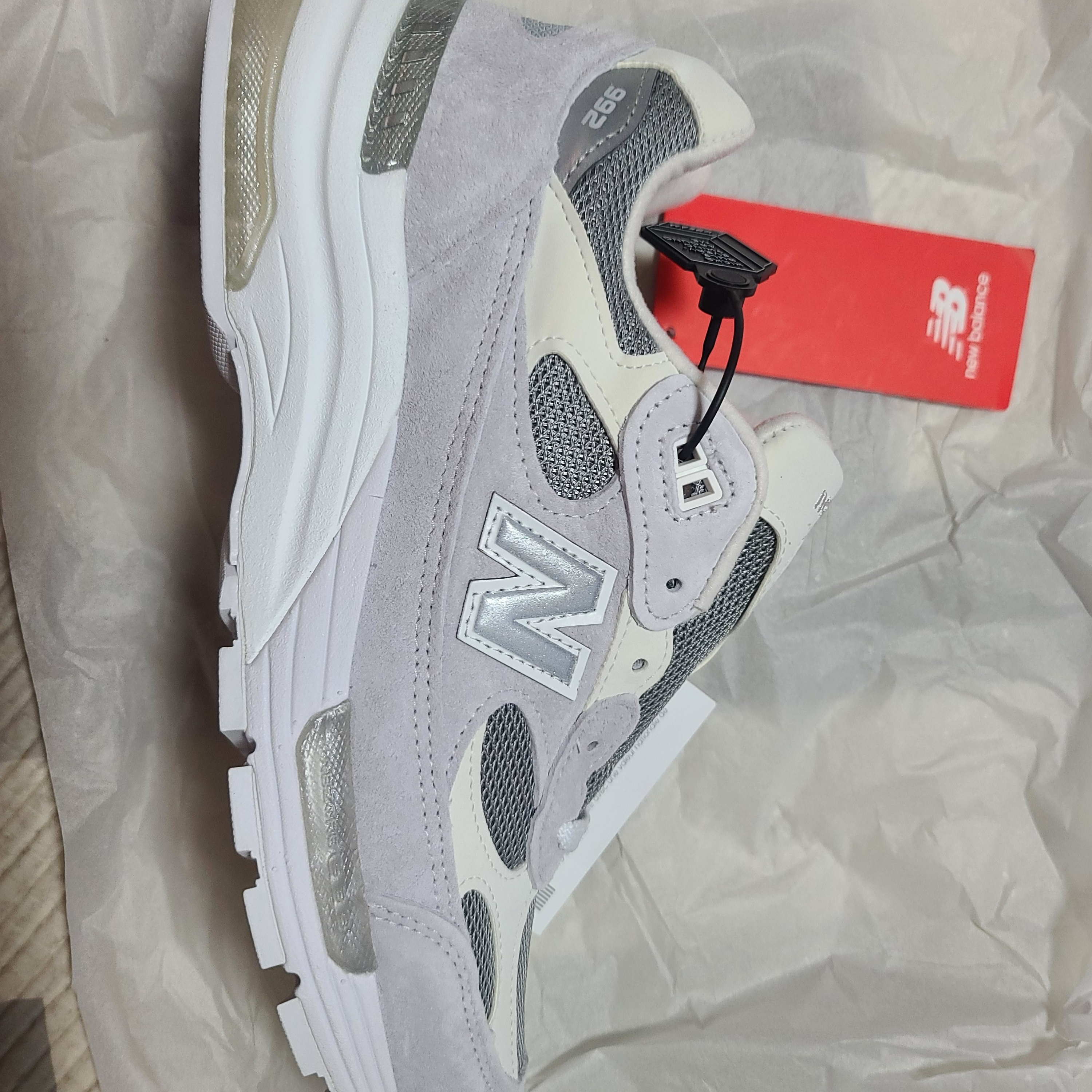 New Balance 992 Made in USA White Silver 착용 스타일 - 2