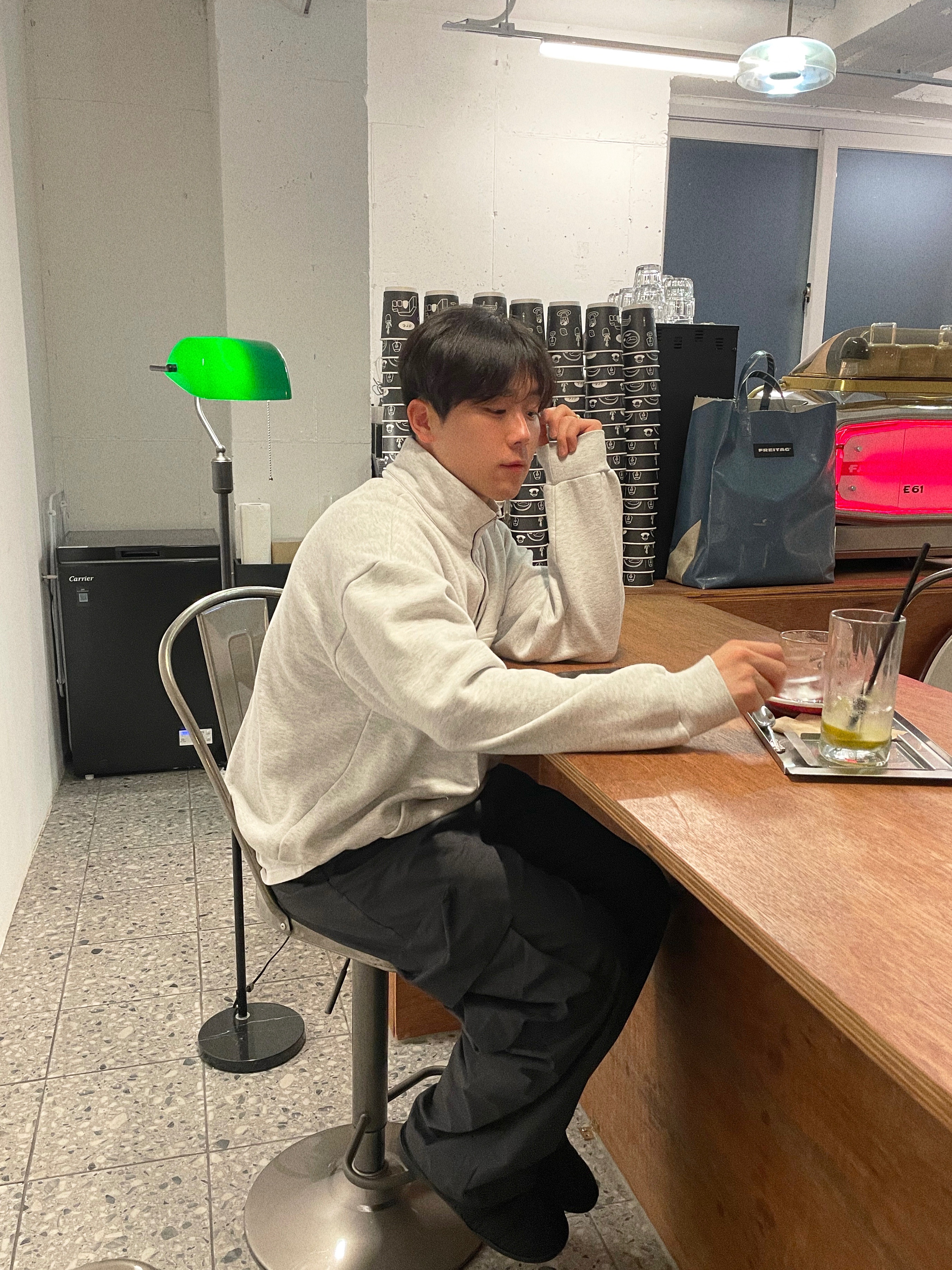 IAB Studio Half Zip Pullover Light Gray 착용 스타일 - 3