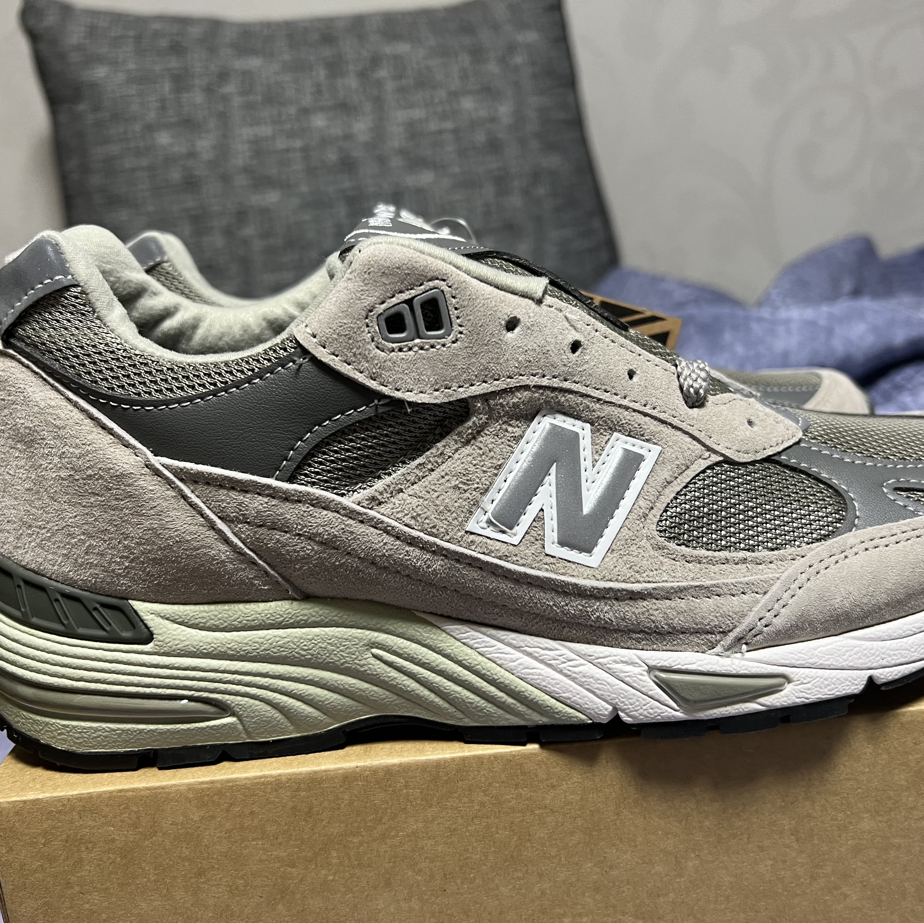 New Balance 991 Made in UK Grey 착용 스타일 - 2
