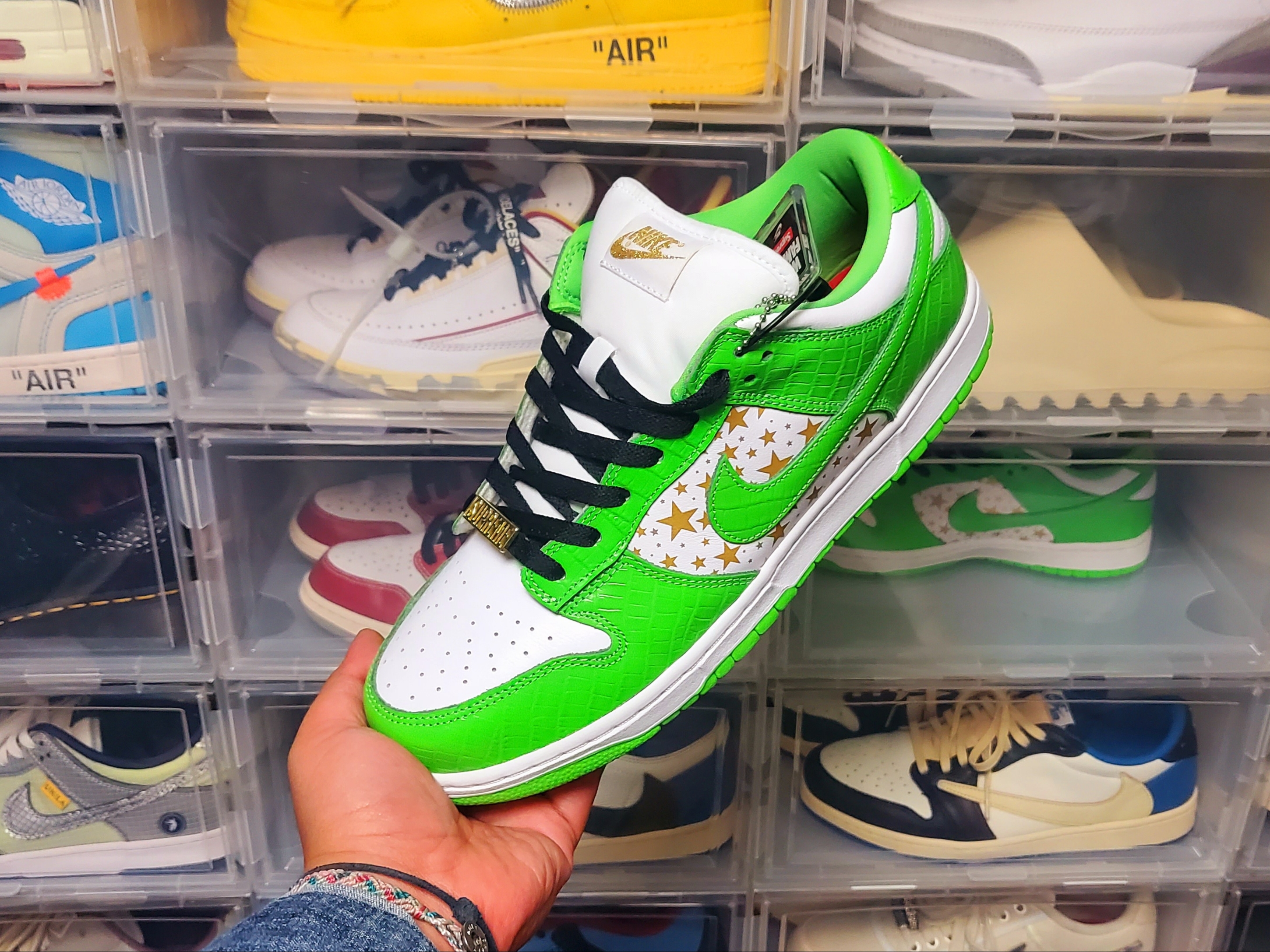 Nike x Supreme SB Dunk Low Mean Green 착용 스타일 - 2