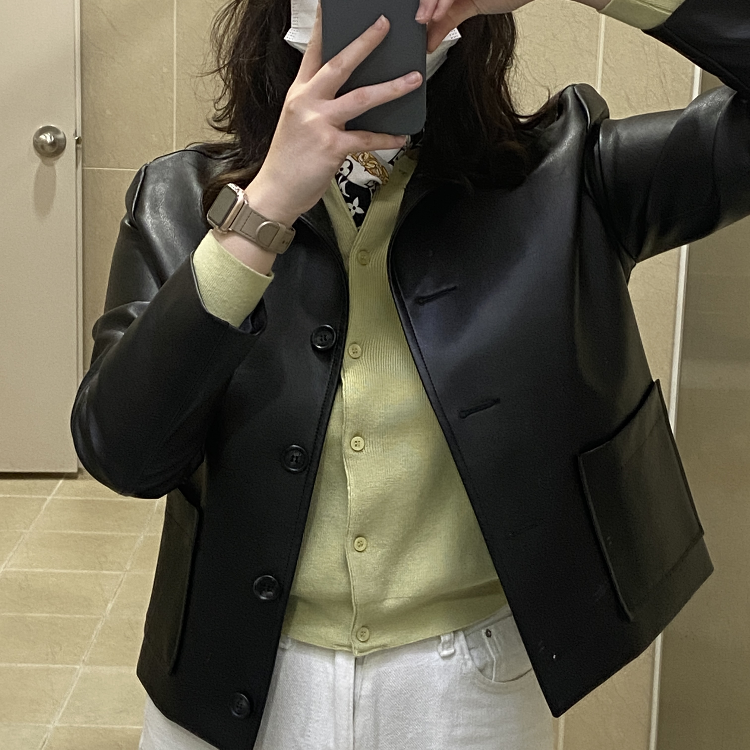 (W) Louis Vuitton Monogram Confidential Bandeau Black 착용 스타일