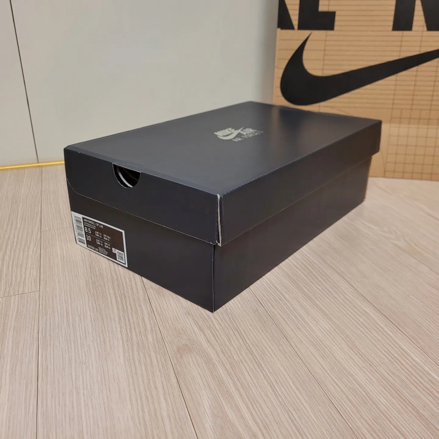 Nike Air Force 1 '07 LV8 40th Anniversary Join Forces White Black 착용 스타일 - 5