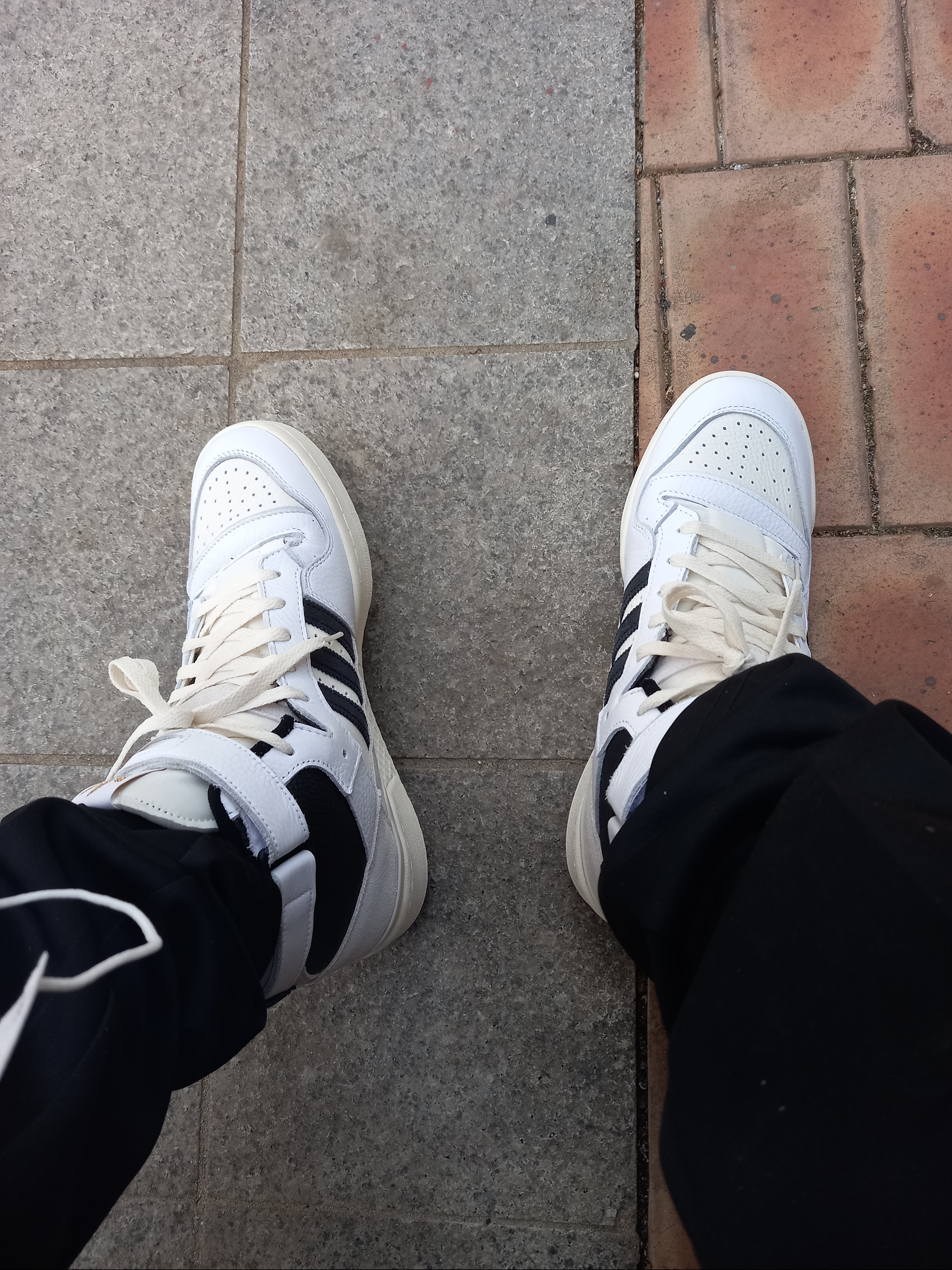 Adidas Forum 84 High Cloud White 착용 스타일