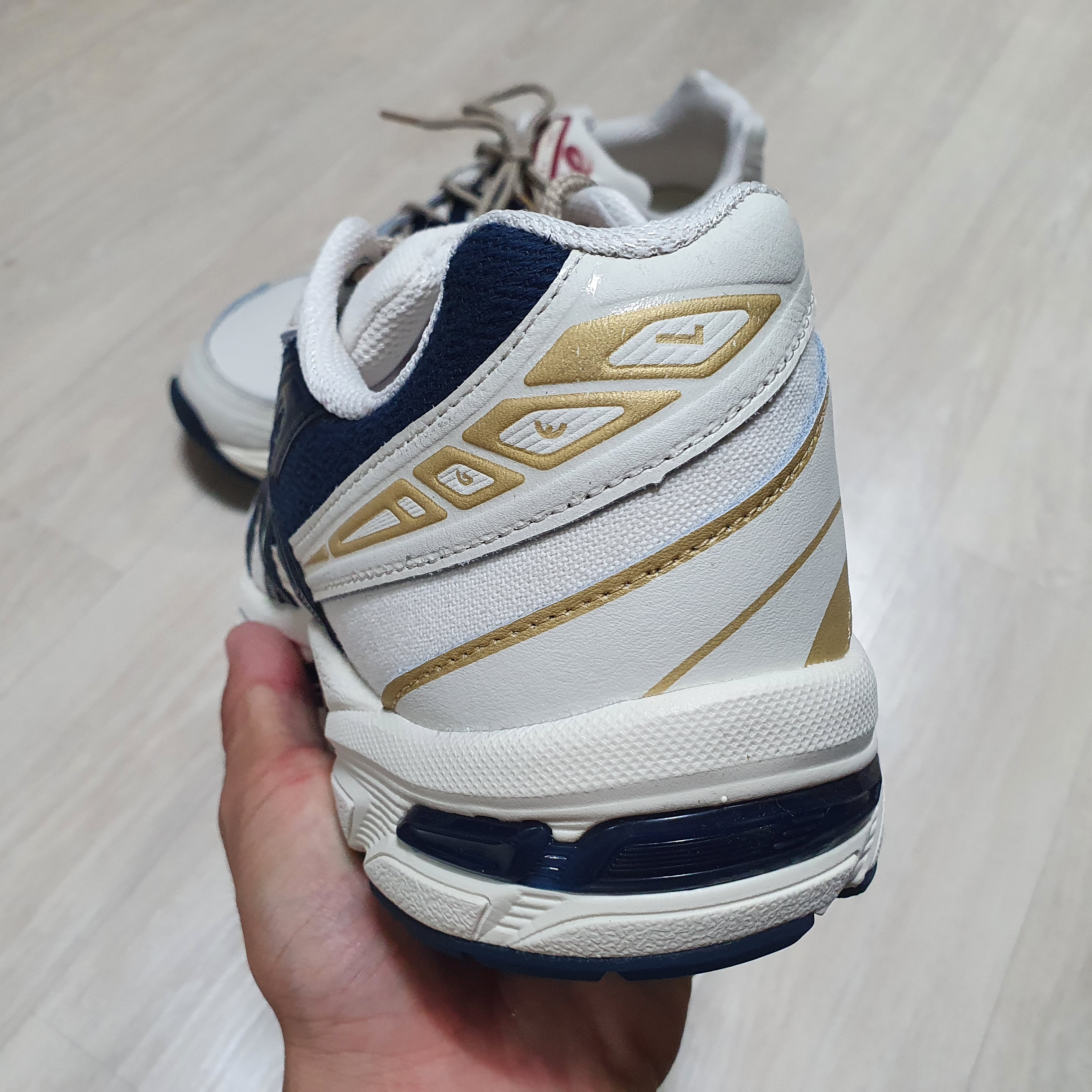 Asics Gel-1130 Birch French Blue 착용 스타일 - 2