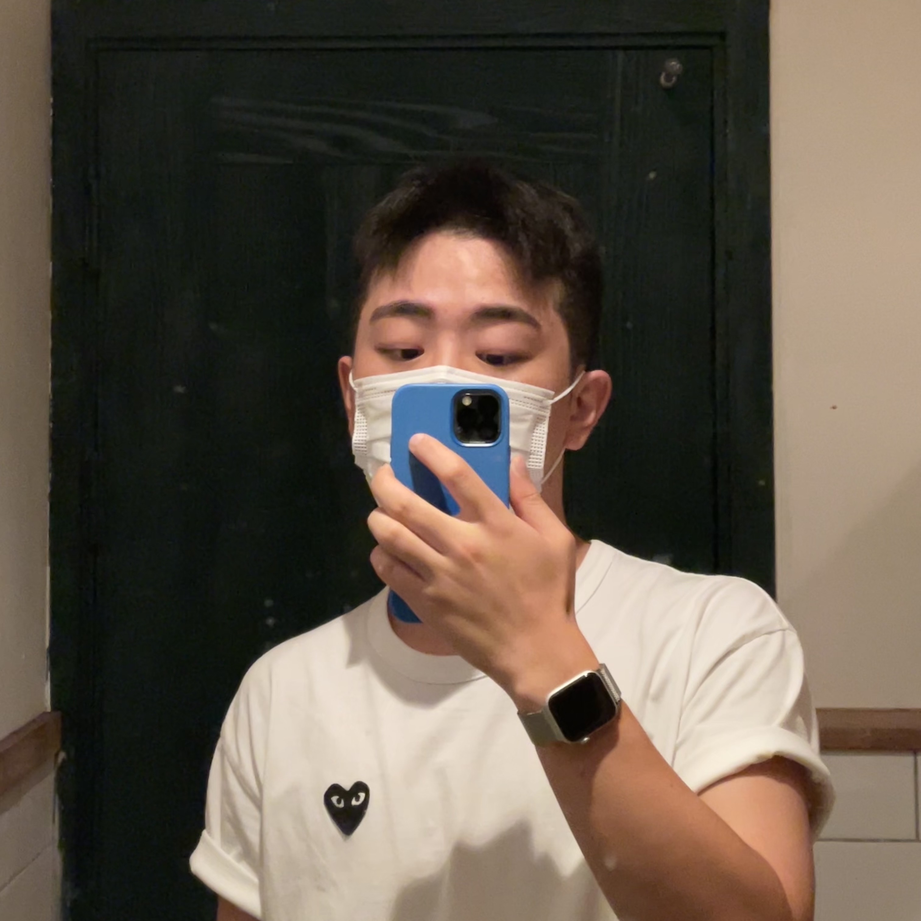 Play Comme des Garcons Black Heart T-Shirt White 착용 스타일