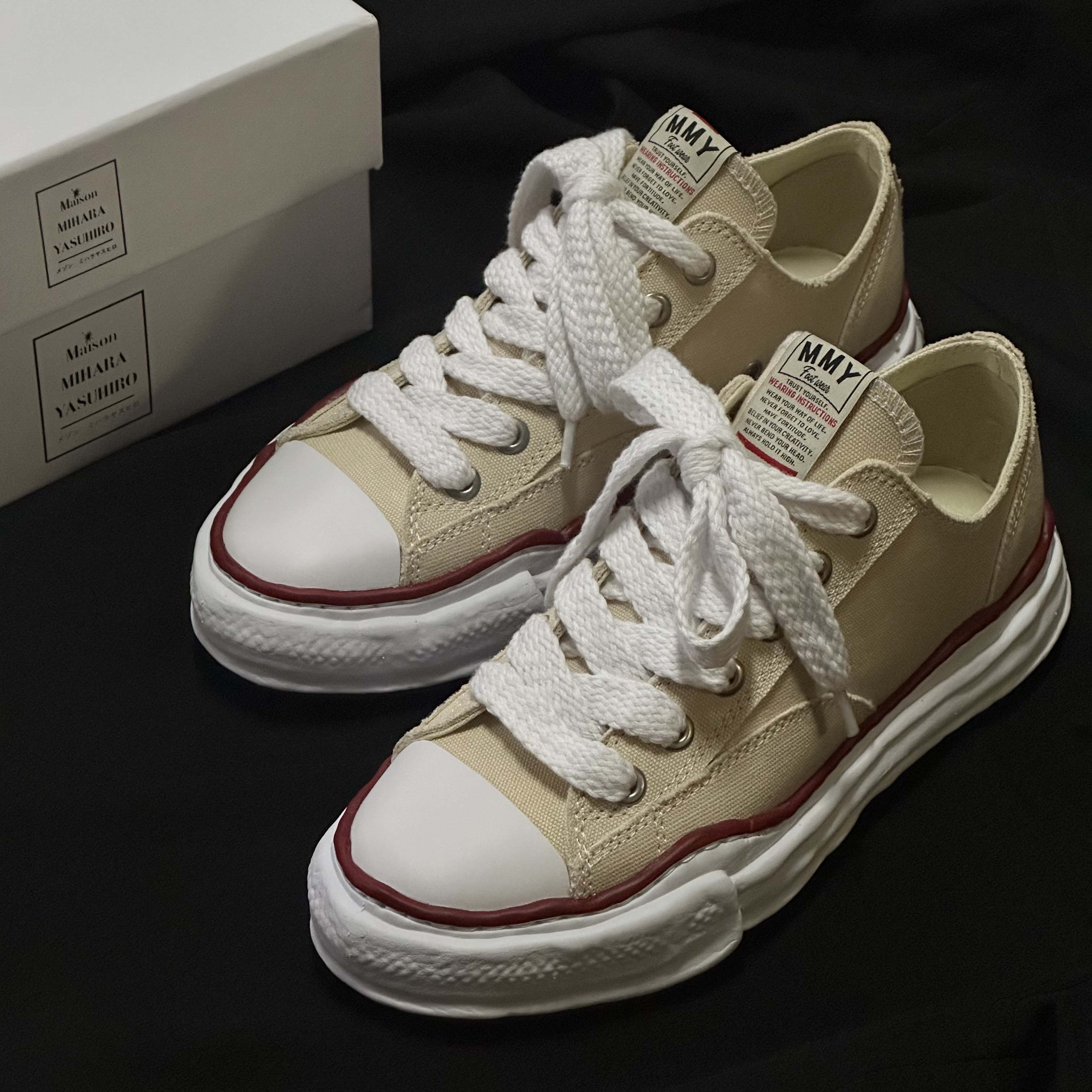 Maison Mihara Yasuhiro Peterson OG Sole Canvas Low-top Sneakers Natural 착용 스타일 - 2
