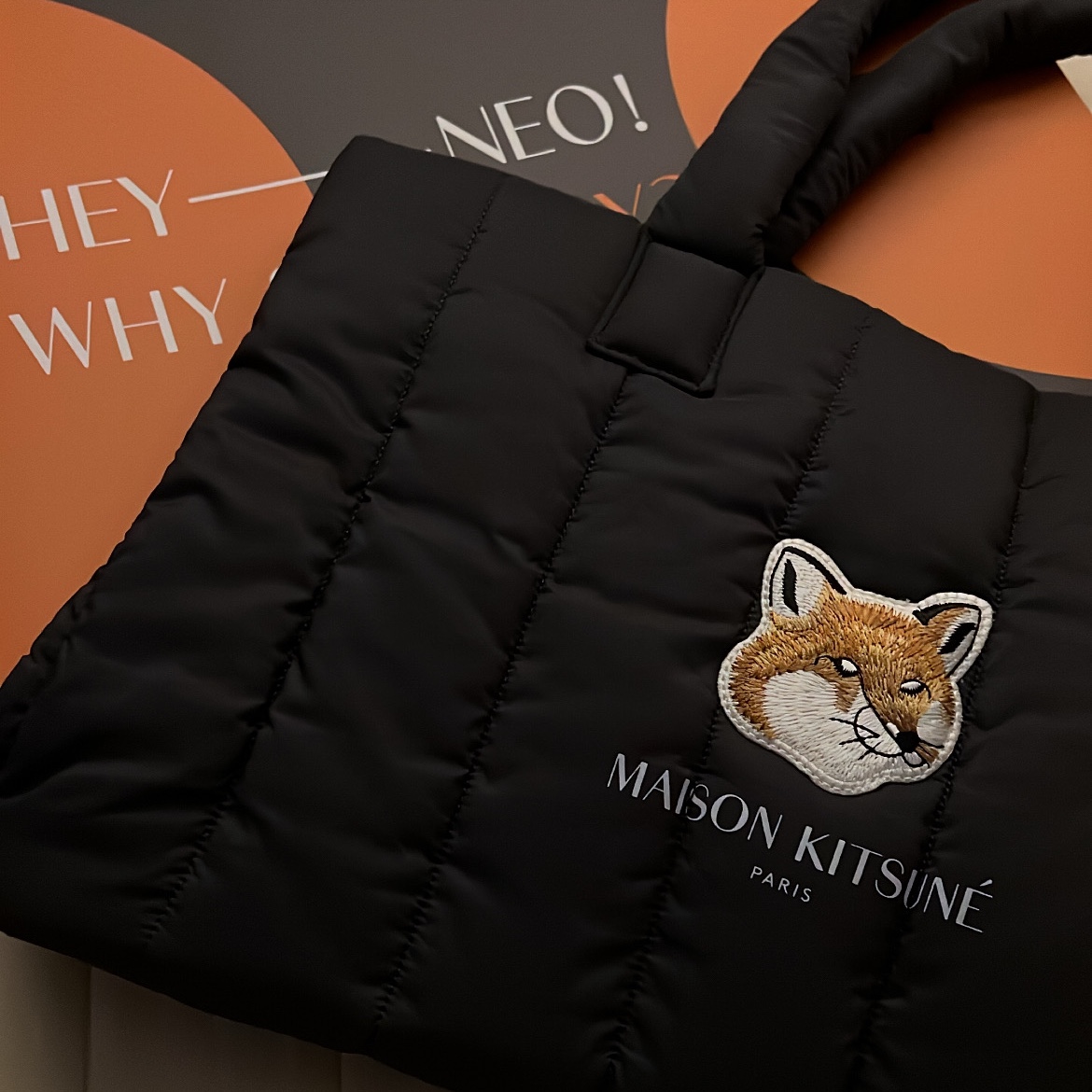 Maison Kitsune x Laneige Padded Bag Navy 착용 스타일
