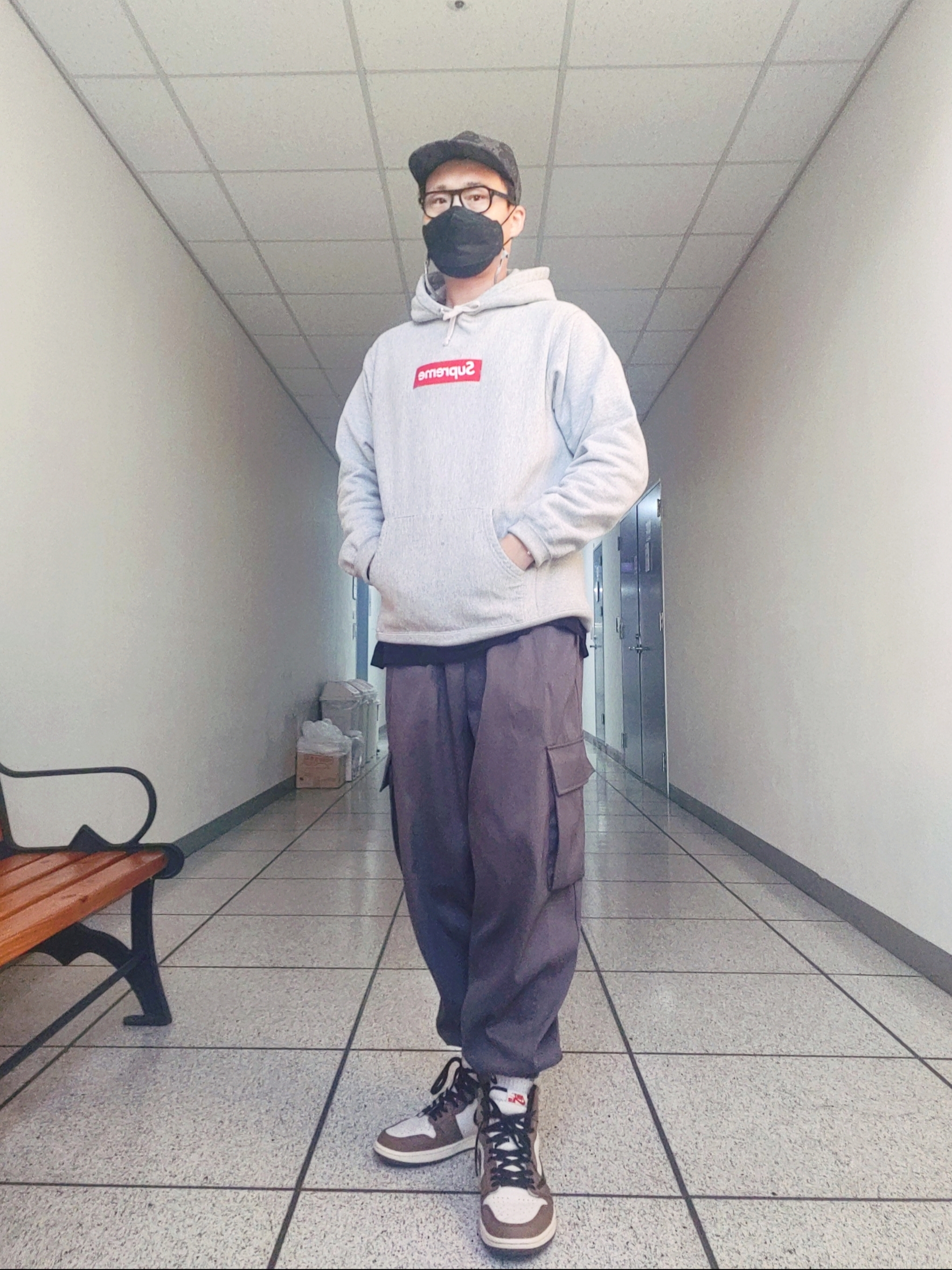 Jordan 1 x Travis Scott Retro High OG SP Mocha, Louis Vuitton x Nigo LV Made Stripe Hat Gray 착용 스타일