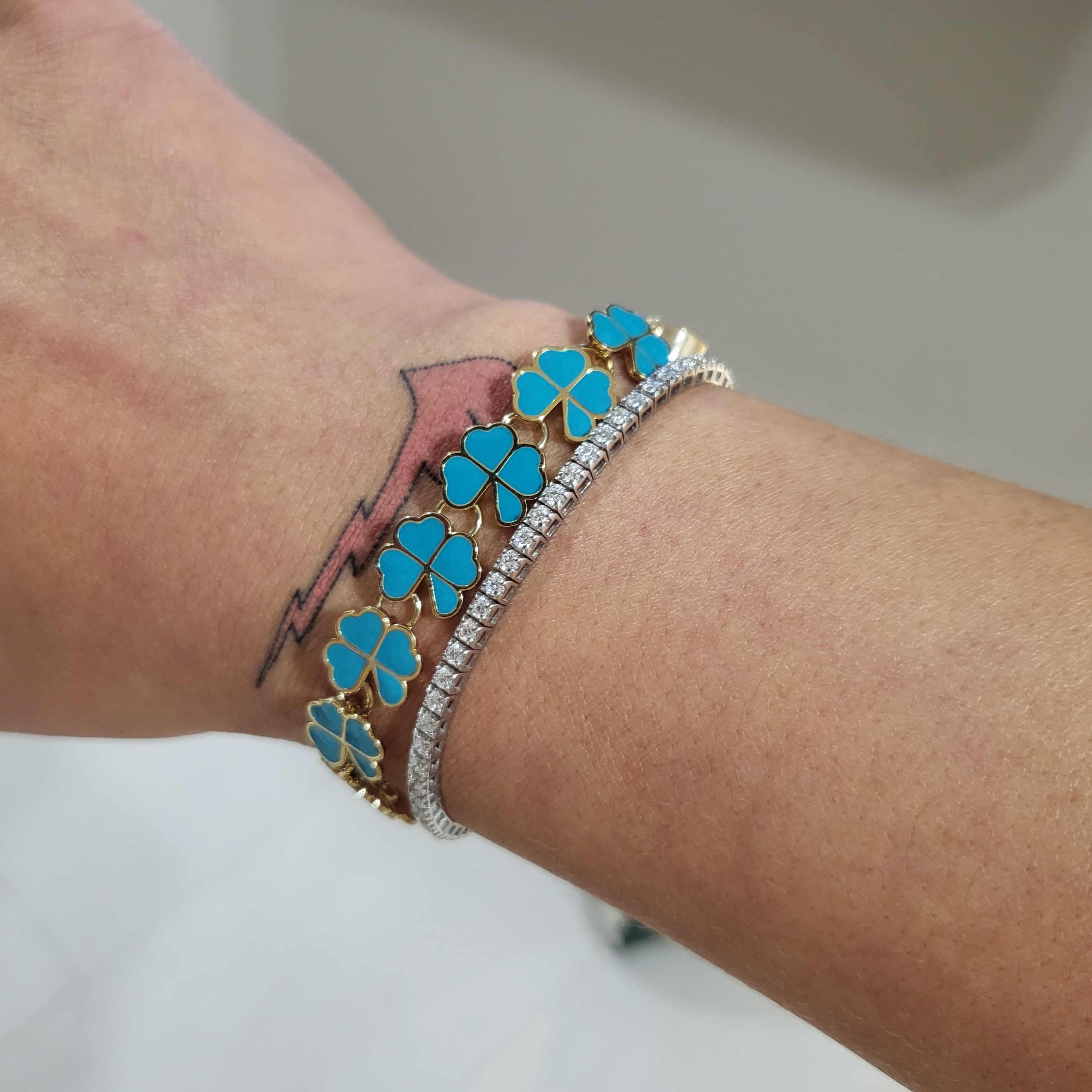 Peaceminusone Clover Bracelet #1 Mint 착용 스타일