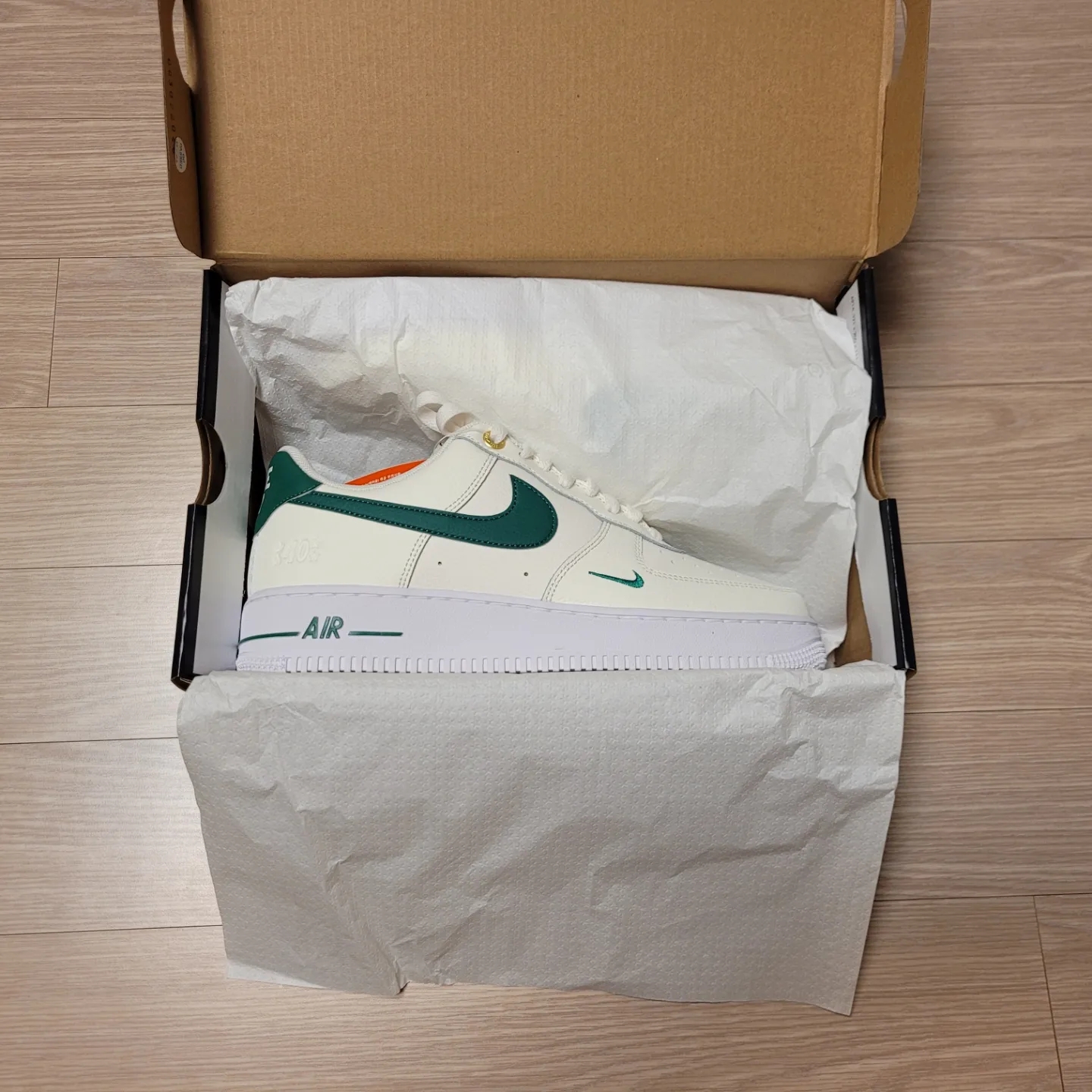 Nike Air Force 1 '07 LV8 40th Anniversary Join Forces Sail Malachite 착용 스타일 - 2