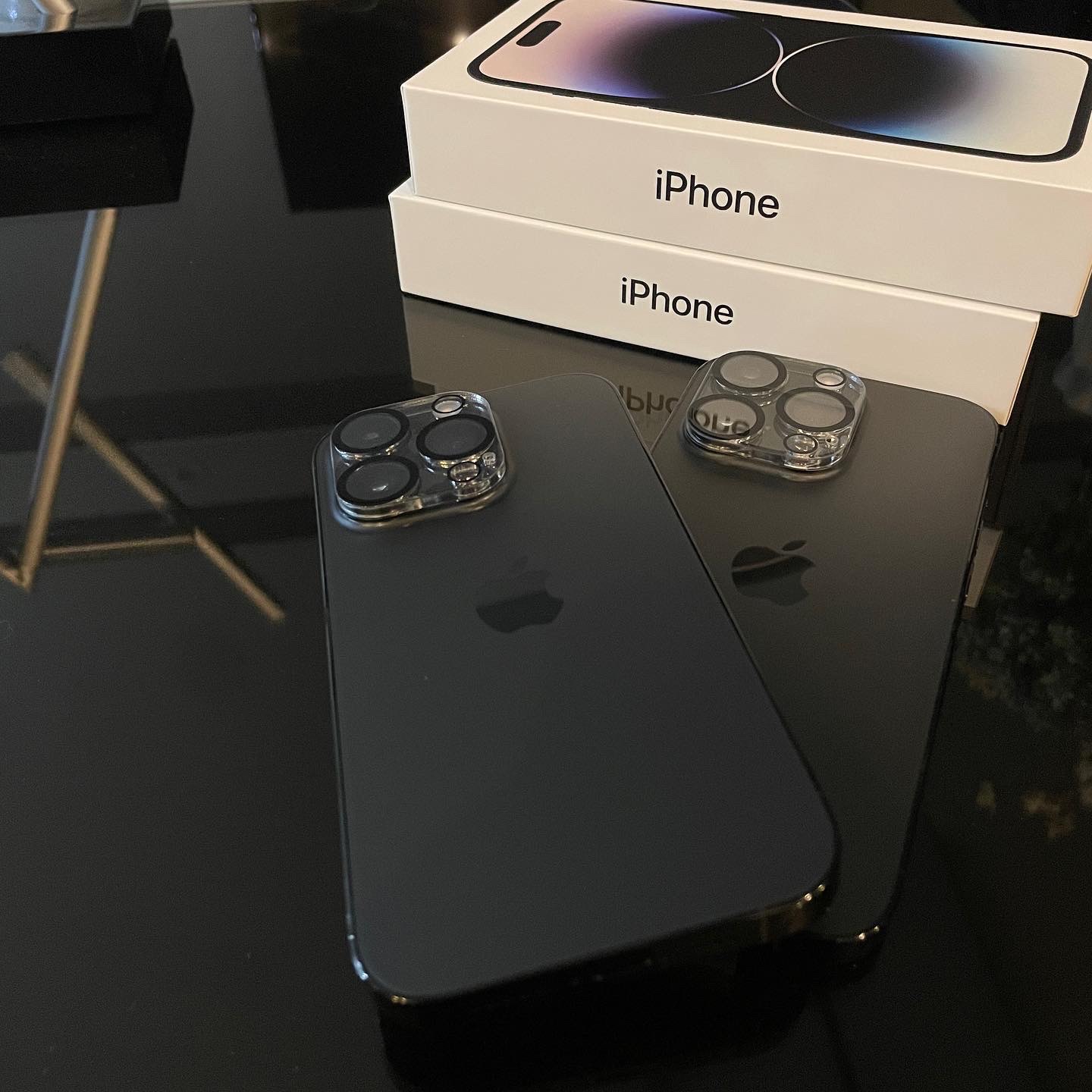 Apple iPhone 14 Pro 256GB Space Black (Korean Ver.) 착용 스타일 - 2