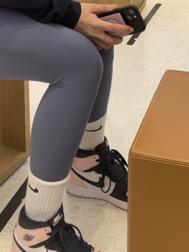 (W) Jordan 1 Retro High OG Atmosphere 착용 스타일 - 3