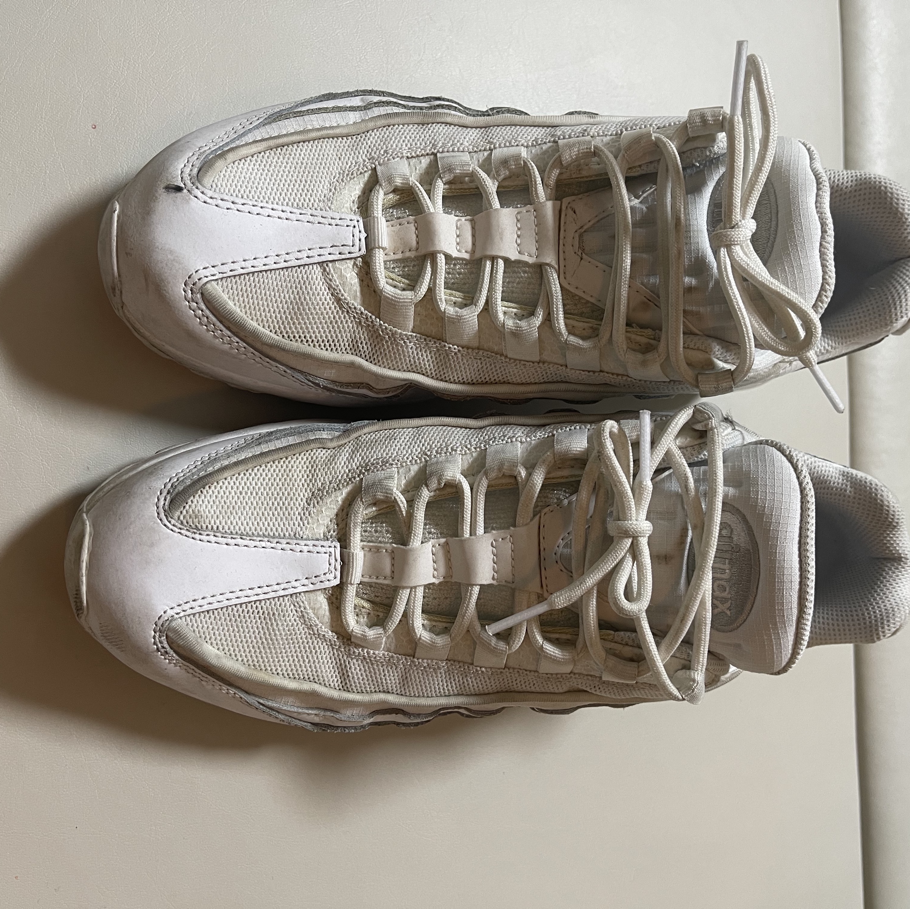 Nike Air Max 95 Essential Triple White 착용 스타일