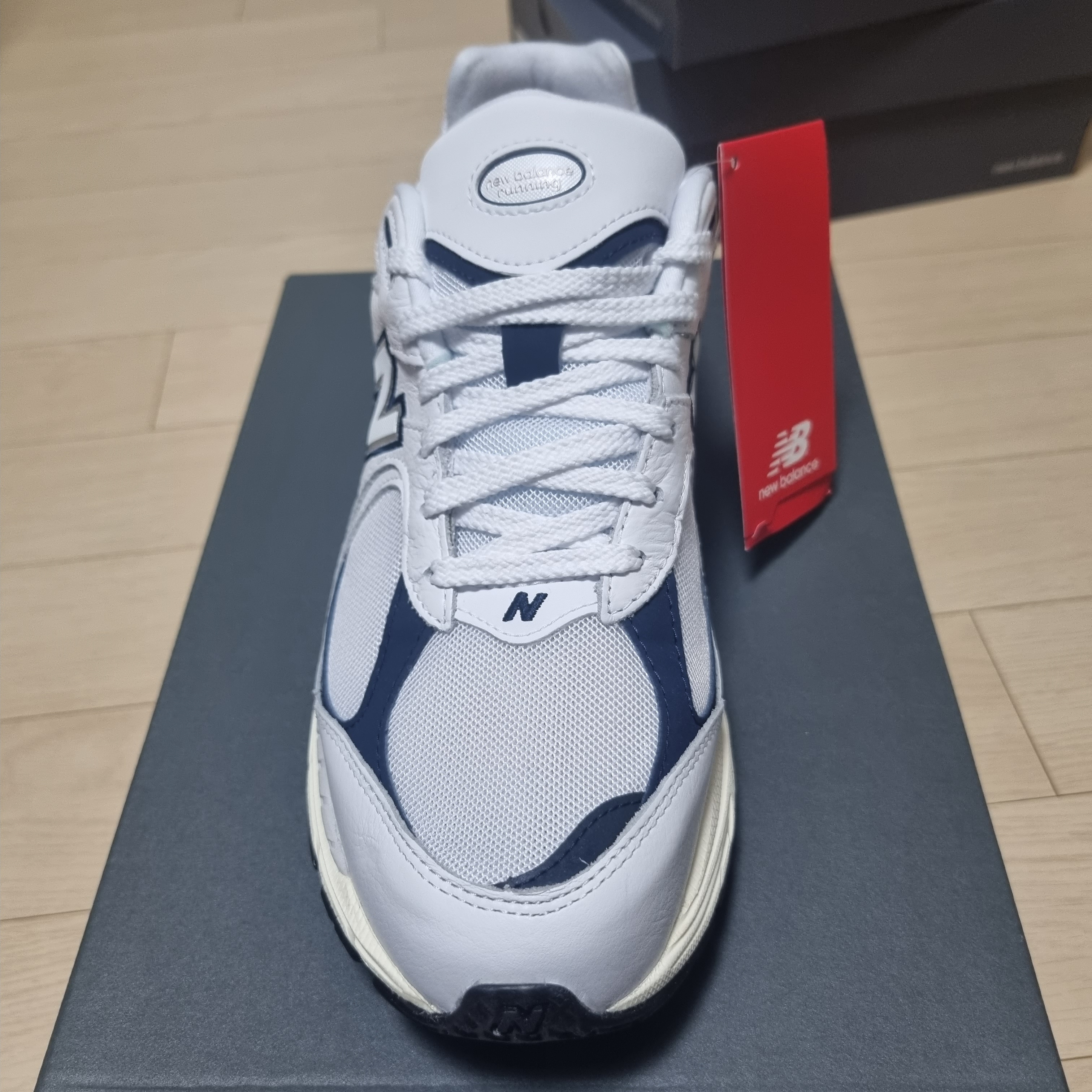 New Balance 2002R White 착용 스타일 - 3