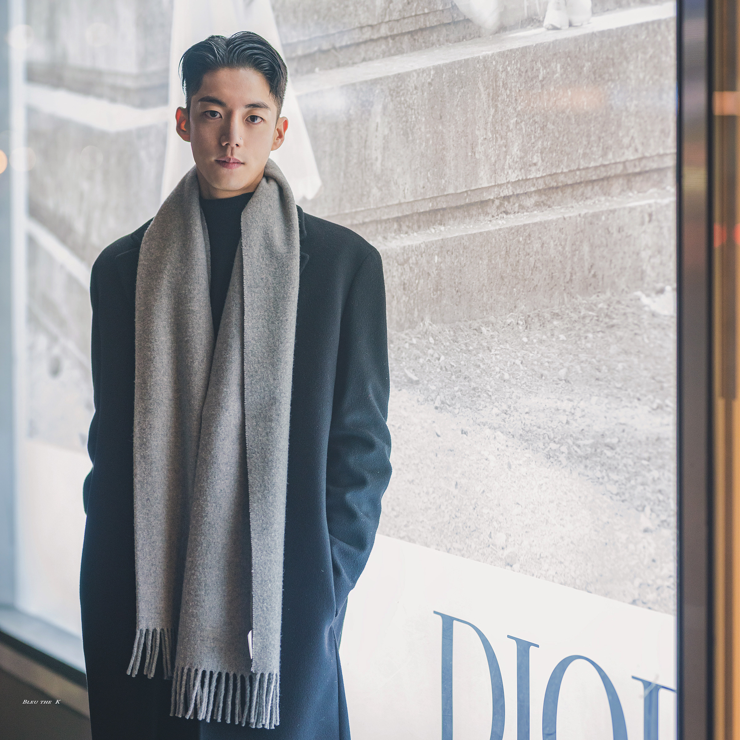 Acne Studios Canada Narrow New Wool Muffler Grey Melange 착용 스타일 - 1